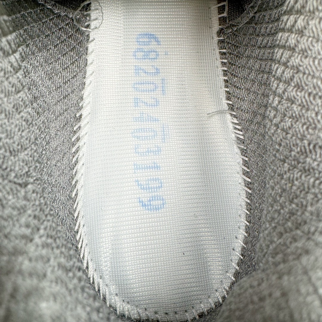 图片[16]-＃FA ASICS GEL-KAYANO 14 亚瑟士K14系列户外复古潮流百搭织物合成革缓震休闲跑步鞋 原装纸板楦头开发 独家私模五层组合大底 原厂定制缓震硅胶加持 原盒原配 官方四联吊牌 原装Ortholite轻量化鞋垫 设计师 Hidenori Yamashita 以「Flash」一词为灵感 创造出未来感金属色鞋面 改造升级内在性能 由内而外全面革新 为 GEL-KAYANO 家族传承及经典跑鞋文化的延续 创下里程碑式作品 K14跑鞋重新诠释了复古的跑步形状 并以其 2000 年代后期的美学理念重新铺装 银色与蓝色的鞋面极为高档 网面铺陈与鞋面、鞋头多处细节位增添了透气性 鞋后跟部中底上以及多密度耐磨鞋底增加了 GEL 缓震胶 提供高抗冲击性、缓冲性、可保护脚部免受地面冲击的影响 穿着舒适性十足 尺码：35.5 36 37 37.5 38 39 39.5 40.5 41.5 42 42.5 43.5 44 45-选品中心