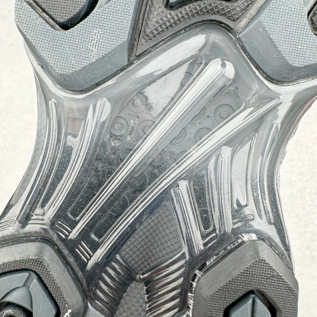 图片[14]-＃FA ASICS GEL-KAYANO 14 亚瑟士K14系列户外复古潮流百搭织物合成革缓震休闲跑步鞋 原装纸板楦头开发 独家私模五层组合大底 原厂定制缓震硅胶加持 原盒原配 官方四联吊牌 原装Ortholite轻量化鞋垫 设计师 Hidenori Yamashita 以「Flash」一词为灵感 创造出未来感金属色鞋面 改造升级内在性能 由内而外全面革新 为 GEL-KAYANO 家族传承及经典跑鞋文化的延续 创下里程碑式作品 K14跑鞋重新诠释了复古的跑步形状 并以其 2000 年代后期的美学理念重新铺装 银色与蓝色的鞋面极为高档 网面铺陈与鞋面、鞋头多处细节位增添了透气性 鞋后跟部中底上以及多密度耐磨鞋底增加了 GEL 缓震胶 提供高抗冲击性、缓冲性、可保护脚部免受地面冲击的影响 穿着舒适性十足 尺码：35.5 36 37 37.5 38 39 39.5 40.5 41.5 42 42.5 43.5 44 45-选品中心