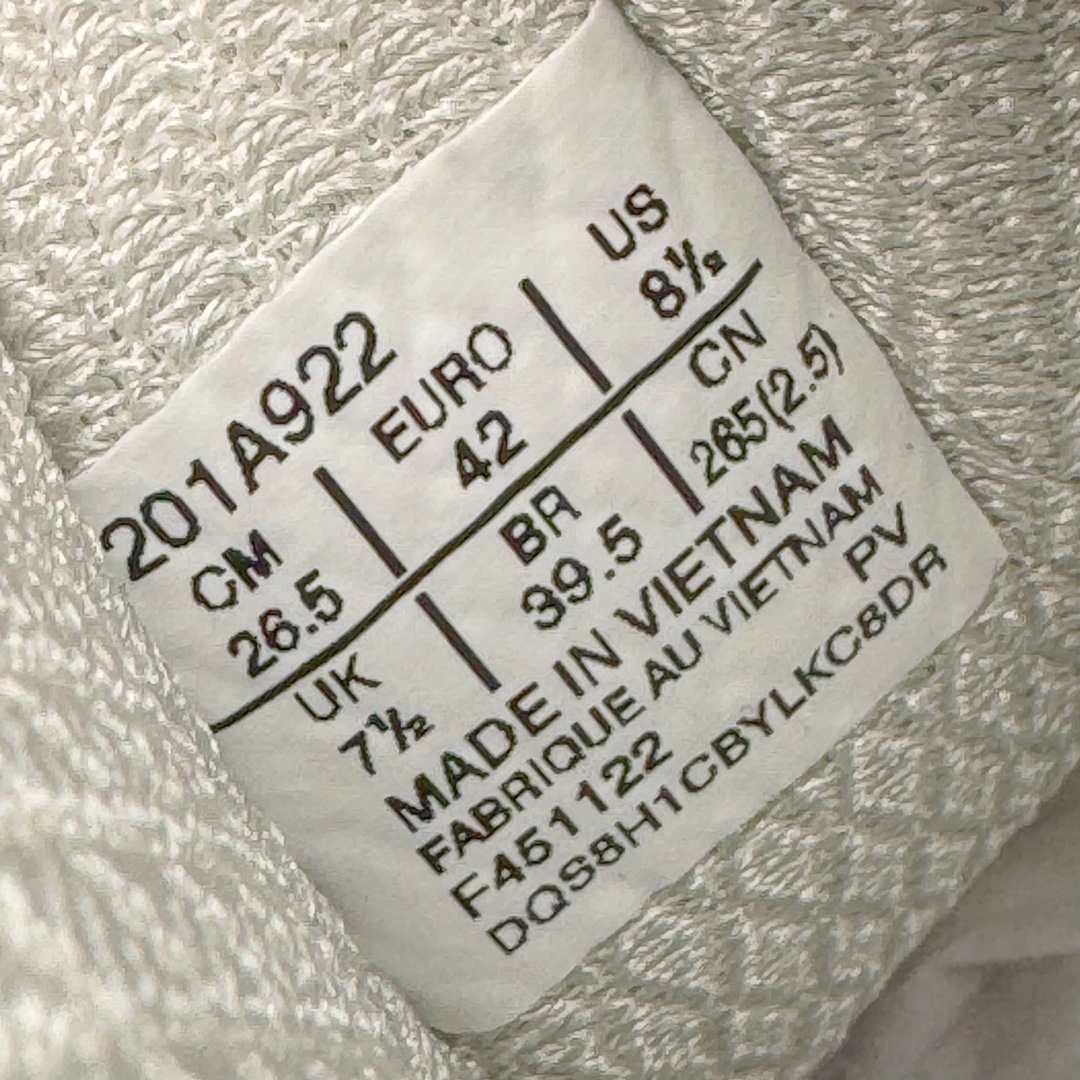 图片[11]-＃FA ASICS GEL-KAYANO 14 亚瑟士K14系列户外复古潮流百搭织物合成革缓震休闲跑步鞋 原装纸板楦头开发 独家私模五层组合大底 原厂定制缓震硅胶加持 原盒原配 官方四联吊牌 原装Ortholite轻量化鞋垫 设计师 Hidenori Yamashita 以「Flash」一词为灵感 创造出未来感金属色鞋面 改造升级内在性能 由内而外全面革新 为 GEL-KAYANO 家族传承及经典跑鞋文化的延续 创下里程碑式作品 K14跑鞋重新诠释了复古的跑步形状 并以其 2000 年代后期的美学理念重新铺装 银色与蓝色的鞋面极为高档 网面铺陈与鞋面、鞋头多处细节位增添了透气性 鞋后跟部中底上以及多密度耐磨鞋底增加了 GEL 缓震胶 提供高抗冲击性、缓冲性、可保护脚部免受地面冲击的影响 穿着舒适性十足 尺码：35.5 36 37 37.5 38 39 39.5 40.5 41.5 42 42.5 43.5 44 45-选品中心