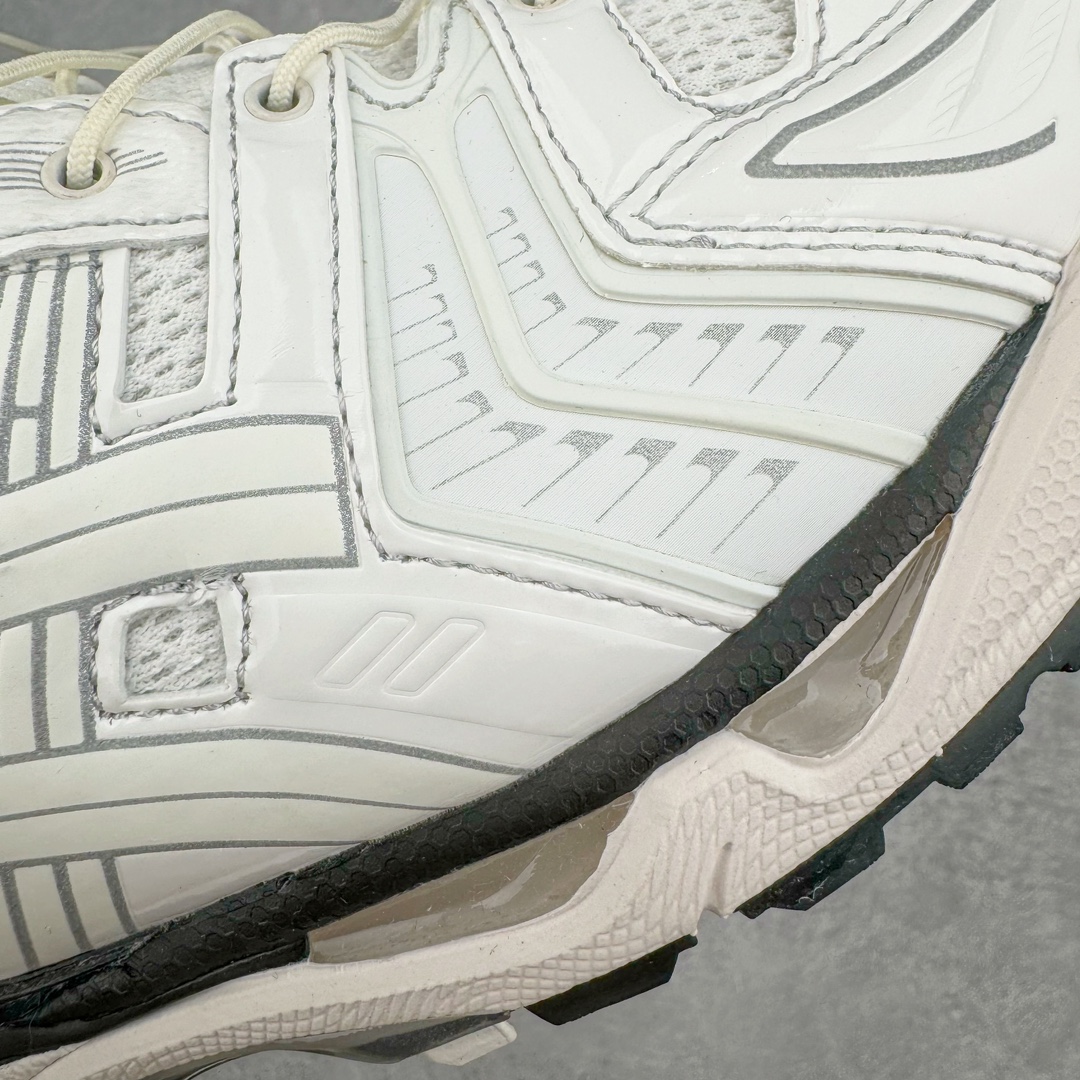 图片[16]-＃FA ASICS GEL-KAYANO 14 亚瑟士K14系列户外复古潮流百搭织物合成革缓震休闲跑步鞋 原装纸板楦头开发 独家私模五层组合大底 原厂定制缓震硅胶加持 原盒原配 官方四联吊牌 原装Ortholite轻量化鞋垫 设计师 Hidenori Yamashita 以「Flash」一词为灵感 创造出未来感金属色鞋面 改造升级内在性能 由内而外全面革新 为 GEL-KAYANO 家族传承及经典跑鞋文化的延续 创下里程碑式作品 K14跑鞋重新诠释了复古的跑步形状 并以其 2000 年代后期的美学理念重新铺装 银色与蓝色的鞋面极为高档 网面铺陈与鞋面、鞋头多处细节位增添了透气性 鞋后跟部中底上以及多密度耐磨鞋底增加了 GEL 缓震胶 提供高抗冲击性、缓冲性、可保护脚部免受地面冲击的影响 穿着舒适性十足 尺码：35.5 36 37 37.5 38 39 39.5 40.5 41.5 42 42.5 43.5 44 45-选品中心