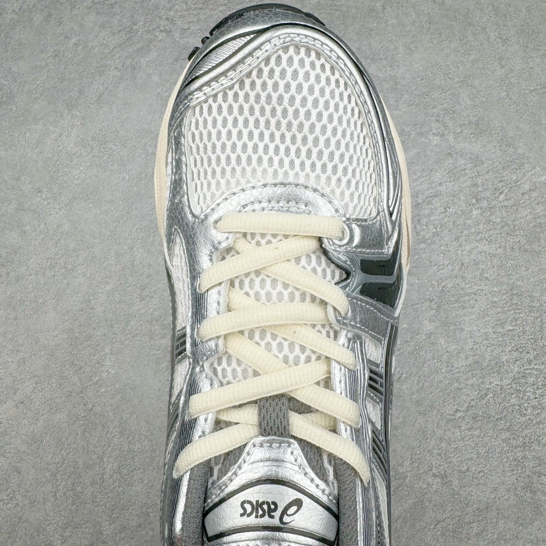 图片[4]-＃FA jjjjound x ASICS GEL-KAYANO 14 亚瑟士K14 4J联名户外复古潮流百搭织物合成革缓震休闲跑步鞋 原装纸板楦头开发 独家私模五层组合大底 原厂定制缓震硅胶加持 原盒原配 官方四联吊牌 原装Ortholite轻量化鞋垫 设计师 Hidenori Yamashita 以「Flash」一词为灵感 创造出未来感金属色鞋面 改造升级内在性能 由内而外全面革新 为 GEL-KAYANO 家族传承及经典跑鞋文化的延续 创下里程碑式作品 K14跑鞋重新诠释了复古的跑步形状 并以其 2000 年代后期的美学理念重新铺装 银色与蓝色的鞋面极为高档 网面铺陈与鞋面、鞋头多处细节位增添了透气性 鞋后跟部中底上以及多密度耐磨鞋底增加了 GEL 缓震胶 提供高抗冲击性、缓冲性、可保护脚部免受地面冲击的影响 穿着舒适性十足 尺码：35.5 36 37 37.5 38 39 39.5 40.5 41.5 42 42.5 43.5 44 45-选品中心