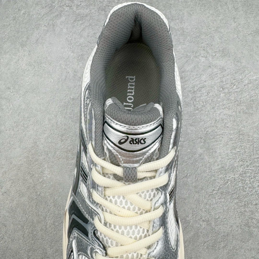 图片[5]-＃FA jjjjound x ASICS GEL-KAYANO 14 亚瑟士K14 4J联名户外复古潮流百搭织物合成革缓震休闲跑步鞋 原装纸板楦头开发 独家私模五层组合大底 原厂定制缓震硅胶加持 原盒原配 官方四联吊牌 原装Ortholite轻量化鞋垫 设计师 Hidenori Yamashita 以「Flash」一词为灵感 创造出未来感金属色鞋面 改造升级内在性能 由内而外全面革新 为 GEL-KAYANO 家族传承及经典跑鞋文化的延续 创下里程碑式作品 K14跑鞋重新诠释了复古的跑步形状 并以其 2000 年代后期的美学理念重新铺装 银色与蓝色的鞋面极为高档 网面铺陈与鞋面、鞋头多处细节位增添了透气性 鞋后跟部中底上以及多密度耐磨鞋底增加了 GEL 缓震胶 提供高抗冲击性、缓冲性、可保护脚部免受地面冲击的影响 穿着舒适性十足 尺码：35.5 36 37 37.5 38 39 39.5 40.5 41.5 42 42.5 43.5 44 45-选品中心