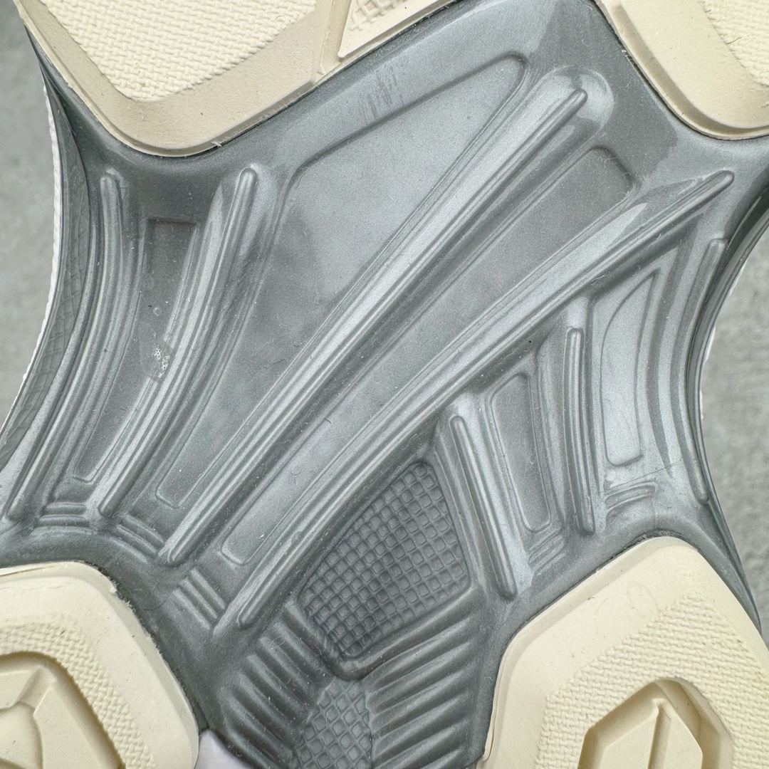 图片[20]-＃FA jjjjound x ASICS GEL-KAYANO 14 亚瑟士K14 4J联名户外复古潮流百搭织物合成革缓震休闲跑步鞋 原装纸板楦头开发 独家私模五层组合大底 原厂定制缓震硅胶加持 原盒原配 官方四联吊牌 原装Ortholite轻量化鞋垫 设计师 Hidenori Yamashita 以「Flash」一词为灵感 创造出未来感金属色鞋面 改造升级内在性能 由内而外全面革新 为 GEL-KAYANO 家族传承及经典跑鞋文化的延续 创下里程碑式作品 K14跑鞋重新诠释了复古的跑步形状 并以其 2000 年代后期的美学理念重新铺装 银色与蓝色的鞋面极为高档 网面铺陈与鞋面、鞋头多处细节位增添了透气性 鞋后跟部中底上以及多密度耐磨鞋底增加了 GEL 缓震胶 提供高抗冲击性、缓冲性、可保护脚部免受地面冲击的影响 穿着舒适性十足 尺码：35.5 36 37 37.5 38 39 39.5 40.5 41.5 42 42.5 43.5 44 45-选品中心