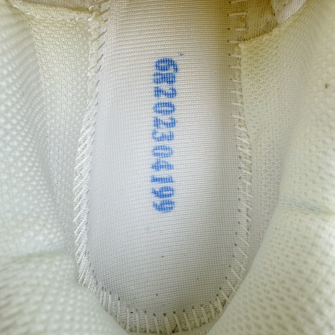 图片[10]-＃FA jjjjound x ASICS GEL-KAYANO 14 亚瑟士K14 4J联名户外复古潮流百搭织物合成革缓震休闲跑步鞋 原装纸板楦头开发 独家私模五层组合大底 原厂定制缓震硅胶加持 原盒原配 官方四联吊牌 原装Ortholite轻量化鞋垫 设计师 Hidenori Yamashita 以「Flash」一词为灵感 创造出未来感金属色鞋面 改造升级内在性能 由内而外全面革新 为 GEL-KAYANO 家族传承及经典跑鞋文化的延续 创下里程碑式作品 K14跑鞋重新诠释了复古的跑步形状 并以其 2000 年代后期的美学理念重新铺装 银色与蓝色的鞋面极为高档 网面铺陈与鞋面、鞋头多处细节位增添了透气性 鞋后跟部中底上以及多密度耐磨鞋底增加了 GEL 缓震胶 提供高抗冲击性、缓冲性、可保护脚部免受地面冲击的影响 穿着舒适性十足 尺码：35.5 36 37 37.5 38 39 39.5 40.5 41.5 42 42.5 43.5 44 45-选品中心