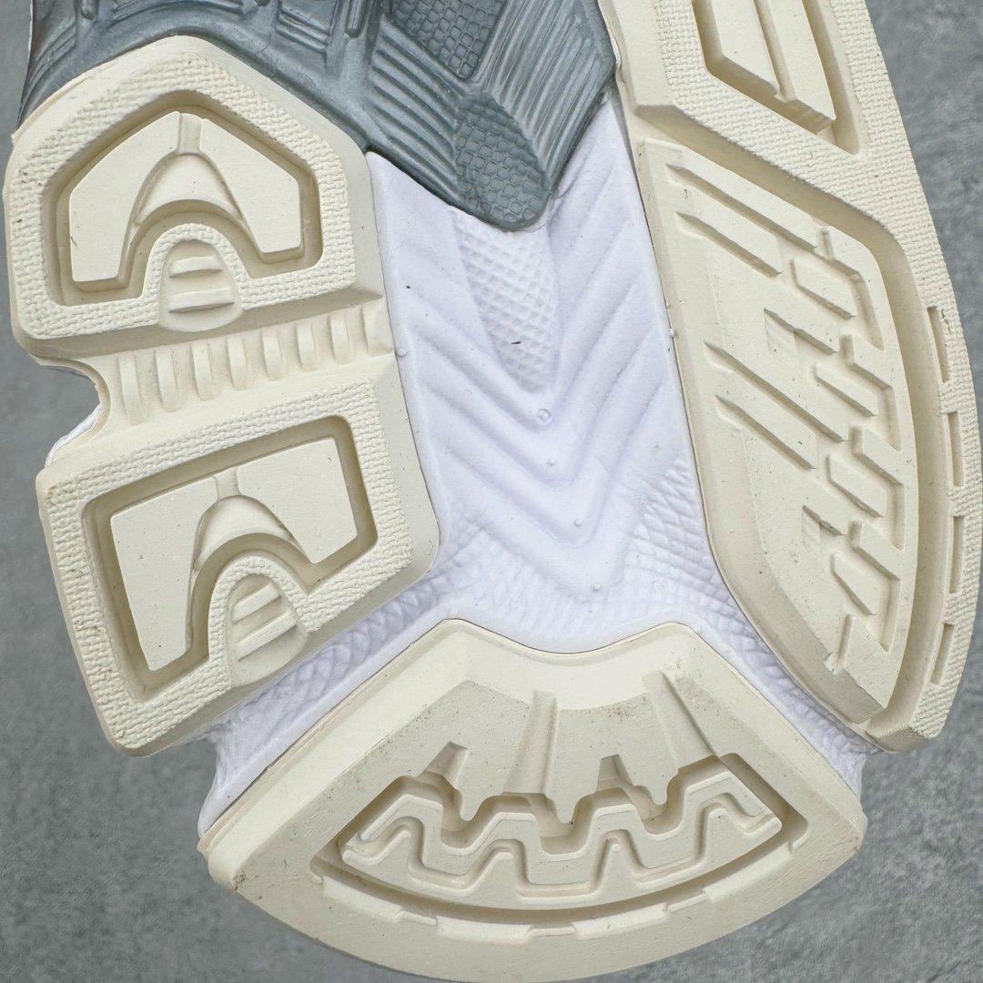 图片[18]-＃FA jjjjound x ASICS GEL-KAYANO 14 亚瑟士K14 4J联名户外复古潮流百搭织物合成革缓震休闲跑步鞋 原装纸板楦头开发 独家私模五层组合大底 原厂定制缓震硅胶加持 原盒原配 官方四联吊牌 原装Ortholite轻量化鞋垫 设计师 Hidenori Yamashita 以「Flash」一词为灵感 创造出未来感金属色鞋面 改造升级内在性能 由内而外全面革新 为 GEL-KAYANO 家族传承及经典跑鞋文化的延续 创下里程碑式作品 K14跑鞋重新诠释了复古的跑步形状 并以其 2000 年代后期的美学理念重新铺装 银色与蓝色的鞋面极为高档 网面铺陈与鞋面、鞋头多处细节位增添了透气性 鞋后跟部中底上以及多密度耐磨鞋底增加了 GEL 缓震胶 提供高抗冲击性、缓冲性、可保护脚部免受地面冲击的影响 穿着舒适性十足 尺码：35.5 36 37 37.5 38 39 39.5 40.5 41.5 42 42.5 43.5 44 45-选品中心