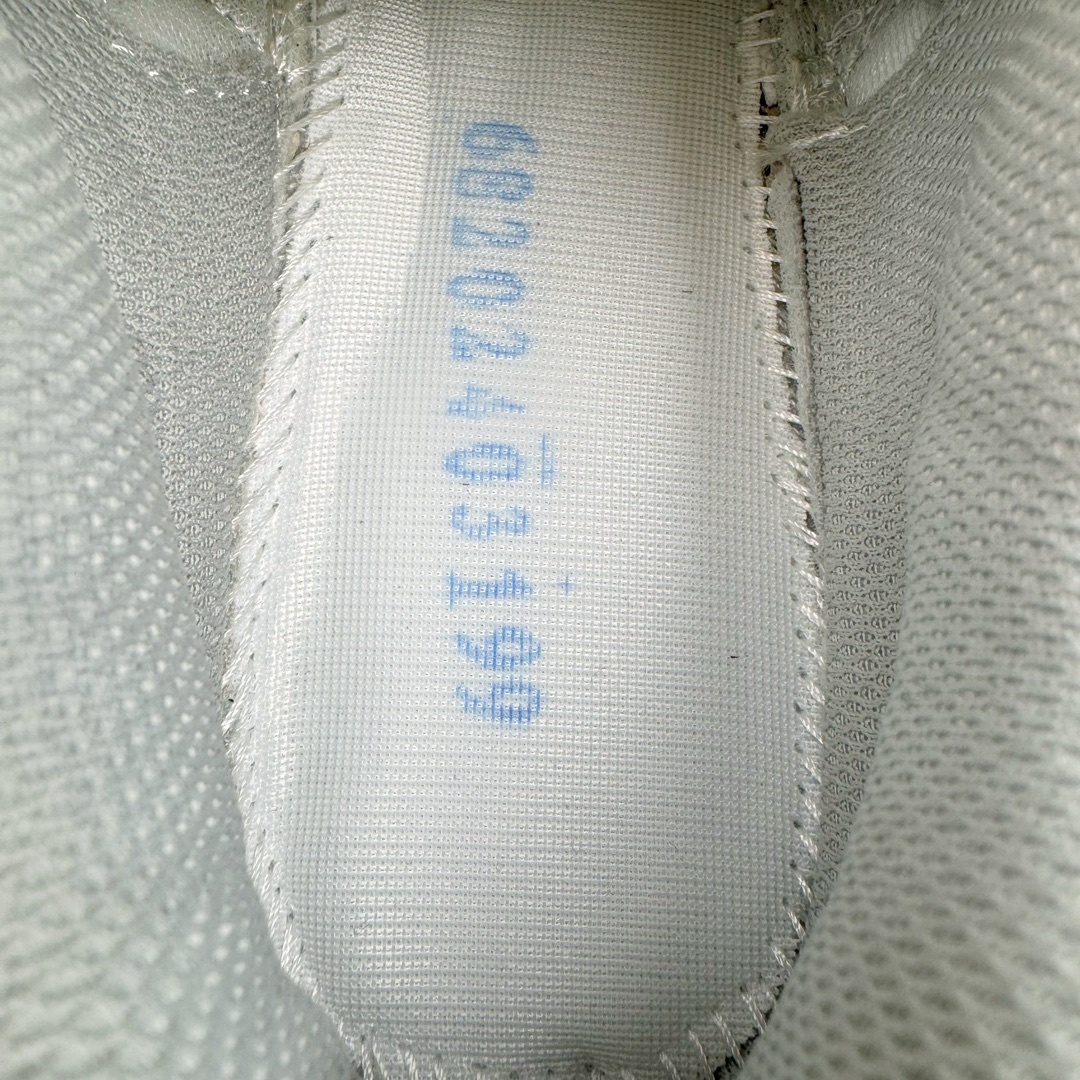 图片[18]-＃FA ASICS GEL-KAYANO 14 亚瑟士K14系列户外复古潮流百搭织物合成革缓震休闲跑步鞋 原装纸板楦头开发 独家私模五层组合大底 原厂定制缓震硅胶加持 原盒原配 官方四联吊牌 原装Ortholite轻量化鞋垫 设计师 Hidenori Yamashita 以「Flash」一词为灵感 创造出未来感金属色鞋面 改造升级内在性能 由内而外全面革新 为 GEL-KAYANO 家族传承及经典跑鞋文化的延续 创下里程碑式作品 K14跑鞋重新诠释了复古的跑步形状 并以其 2000 年代后期的美学理念重新铺装 银色与蓝色的鞋面极为高档 网面铺陈与鞋面、鞋头多处细节位增添了透气性 鞋后跟部中底上以及多密度耐磨鞋底增加了 GEL 缓震胶 提供高抗冲击性、缓冲性、可保护脚部免受地面冲击的影响 穿着舒适性十足 尺码：35.5 36 37 37.5 38 39 39.5 40.5 41.5 42 42.5 43.5 44 45-选品中心