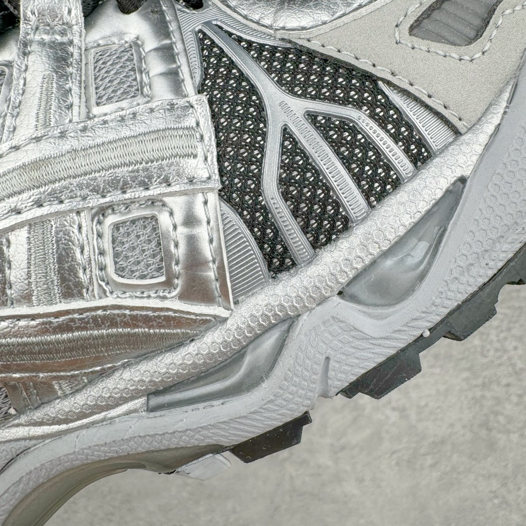 图片[15]-＃FA ASICS GEL-KAYANO 14 亚瑟士K14系列户外复古潮流百搭织物合成革缓震休闲跑步鞋 原装纸板楦头开发 独家私模五层组合大底 原厂定制缓震硅胶加持 原盒原配 官方四联吊牌 原装Ortholite轻量化鞋垫 设计师 Hidenori Yamashita 以「Flash」一词为灵感 创造出未来感金属色鞋面 改造升级内在性能 由内而外全面革新 为 GEL-KAYANO 家族传承及经典跑鞋文化的延续 创下里程碑式作品 K14跑鞋重新诠释了复古的跑步形状 并以其 2000 年代后期的美学理念重新铺装 银色与蓝色的鞋面极为高档 网面铺陈与鞋面、鞋头多处细节位增添了透气性 鞋后跟部中底上以及多密度耐磨鞋底增加了 GEL 缓震胶 提供高抗冲击性、缓冲性、可保护脚部免受地面冲击的影响 穿着舒适性十足 尺码：35.5 36 37 37.5 38 39 39.5 40.5 41.5 42 42.5 43.5 44 45-选品中心