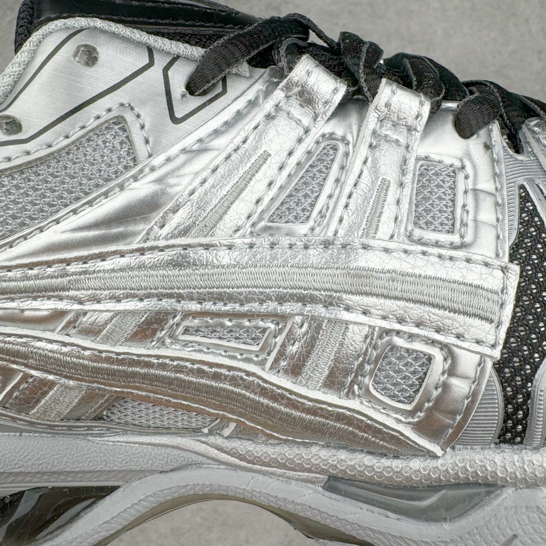 图片[14]-＃FA ASICS GEL-KAYANO 14 亚瑟士K14系列户外复古潮流百搭织物合成革缓震休闲跑步鞋 原装纸板楦头开发 独家私模五层组合大底 原厂定制缓震硅胶加持 原盒原配 官方四联吊牌 原装Ortholite轻量化鞋垫 设计师 Hidenori Yamashita 以「Flash」一词为灵感 创造出未来感金属色鞋面 改造升级内在性能 由内而外全面革新 为 GEL-KAYANO 家族传承及经典跑鞋文化的延续 创下里程碑式作品 K14跑鞋重新诠释了复古的跑步形状 并以其 2000 年代后期的美学理念重新铺装 银色与蓝色的鞋面极为高档 网面铺陈与鞋面、鞋头多处细节位增添了透气性 鞋后跟部中底上以及多密度耐磨鞋底增加了 GEL 缓震胶 提供高抗冲击性、缓冲性、可保护脚部免受地面冲击的影响 穿着舒适性十足 尺码：35.5 36 37 37.5 38 39 39.5 40.5 41.5 42 42.5 43.5 44 45-选品中心