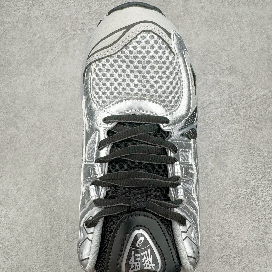 图片[4]-＃FA ASICS GEL-KAYANO 14 亚瑟士K14系列户外复古潮流百搭织物合成革缓震休闲跑步鞋 原装纸板楦头开发 独家私模五层组合大底 原厂定制缓震硅胶加持 原盒原配 官方四联吊牌 原装Ortholite轻量化鞋垫 设计师 Hidenori Yamashita 以「Flash」一词为灵感 创造出未来感金属色鞋面 改造升级内在性能 由内而外全面革新 为 GEL-KAYANO 家族传承及经典跑鞋文化的延续 创下里程碑式作品 K14跑鞋重新诠释了复古的跑步形状 并以其 2000 年代后期的美学理念重新铺装 银色与蓝色的鞋面极为高档 网面铺陈与鞋面、鞋头多处细节位增添了透气性 鞋后跟部中底上以及多密度耐磨鞋底增加了 GEL 缓震胶 提供高抗冲击性、缓冲性、可保护脚部免受地面冲击的影响 穿着舒适性十足 尺码：35.5 36 37 37.5 38 39 39.5 40.5 41.5 42 42.5 43.5 44 45-选品中心