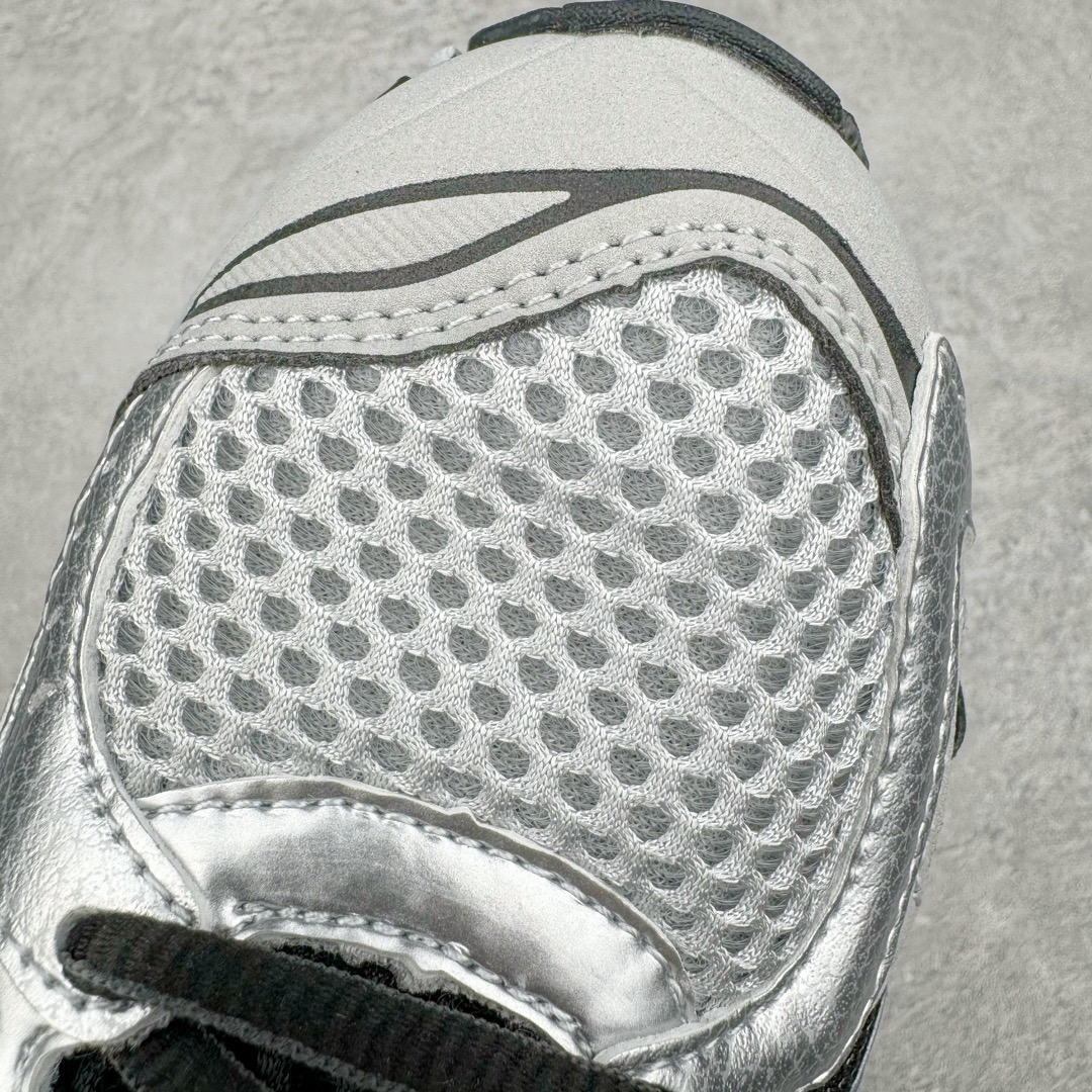 图片[11]-＃FA ASICS GEL-KAYANO 14 亚瑟士K14系列户外复古潮流百搭织物合成革缓震休闲跑步鞋 原装纸板楦头开发 独家私模五层组合大底 原厂定制缓震硅胶加持 原盒原配 官方四联吊牌 原装Ortholite轻量化鞋垫 设计师 Hidenori Yamashita 以「Flash」一词为灵感 创造出未来感金属色鞋面 改造升级内在性能 由内而外全面革新 为 GEL-KAYANO 家族传承及经典跑鞋文化的延续 创下里程碑式作品 K14跑鞋重新诠释了复古的跑步形状 并以其 2000 年代后期的美学理念重新铺装 银色与蓝色的鞋面极为高档 网面铺陈与鞋面、鞋头多处细节位增添了透气性 鞋后跟部中底上以及多密度耐磨鞋底增加了 GEL 缓震胶 提供高抗冲击性、缓冲性、可保护脚部免受地面冲击的影响 穿着舒适性十足 尺码：35.5 36 37 37.5 38 39 39.5 40.5 41.5 42 42.5 43.5 44 45-选品中心