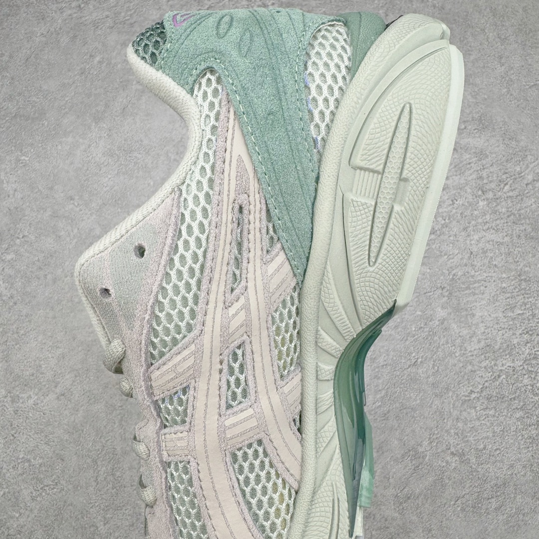 图片[7]-＃FA ASICS GEL-KAYANO 14 亚瑟士K14系列户外复古潮流百搭织物合成革缓震休闲跑步鞋 原装纸板楦头开发 独家私模五层组合大底 原厂定制缓震硅胶加持 原盒原配 官方四联吊牌 原装Ortholite轻量化鞋垫 设计师 Hidenori Yamashita 以「Flash」一词为灵感 创造出未来感金属色鞋面 改造升级内在性能 由内而外全面革新 为 GEL-KAYANO 家族传承及经典跑鞋文化的延续 创下里程碑式作品 K14跑鞋重新诠释了复古的跑步形状 并以其 2000 年代后期的美学理念重新铺装 银色与蓝色的鞋面极为高档 网面铺陈与鞋面、鞋头多处细节位增添了透气性 鞋后跟部中底上以及多密度耐磨鞋底增加了 GEL 缓震胶 提供高抗冲击性、缓冲性、可保护脚部免受地面冲击的影响 穿着舒适性十足 尺码：35.5 36 37 37.5 38 39 39.5 40.5 41.5 42 42.5 43.5 44 45-选品中心
