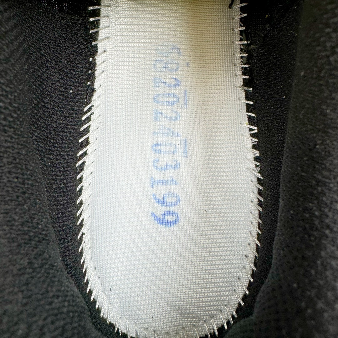 图片[21]-＃FA ASICS GEL-KAYANO 14 亚瑟士K14系列户外复古潮流百搭织物合成革缓震休闲跑步鞋 原装纸板楦头开发 独家私模五层组合大底 原厂定制缓震硅胶加持 原盒原配 官方四联吊牌 原装Ortholite轻量化鞋垫 设计师 Hidenori Yamashita 以「Flash」一词为灵感 创造出未来感金属色鞋面 改造升级内在性能 由内而外全面革新 为 GEL-KAYANO 家族传承及经典跑鞋文化的延续 创下里程碑式作品 K14跑鞋重新诠释了复古的跑步形状 并以其 2000 年代后期的美学理念重新铺装 银色与蓝色的鞋面极为高档 网面铺陈与鞋面、鞋头多处细节位增添了透气性 鞋后跟部中底上以及多密度耐磨鞋底增加了 GEL 缓震胶 提供高抗冲击性、缓冲性、可保护脚部免受地面冲击的影响 穿着舒适性十足 尺码：35.5 36 37 37.5 38 39 39.5 40.5 41.5 42 42.5 43.5 44 45-选品中心