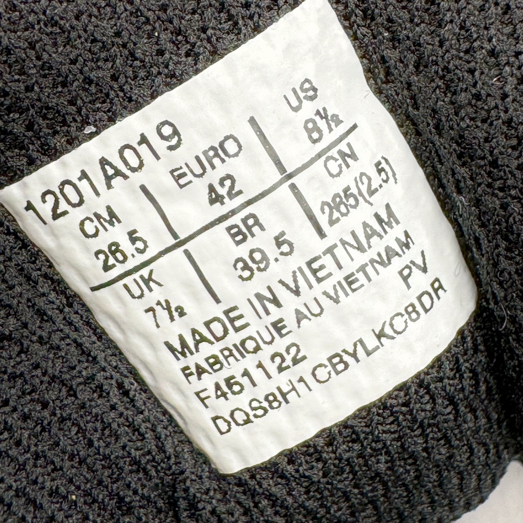 图片[20]-＃FA ASICS GEL-KAYANO 14 亚瑟士K14系列户外复古潮流百搭织物合成革缓震休闲跑步鞋 原装纸板楦头开发 独家私模五层组合大底 原厂定制缓震硅胶加持 原盒原配 官方四联吊牌 原装Ortholite轻量化鞋垫 设计师 Hidenori Yamashita 以「Flash」一词为灵感 创造出未来感金属色鞋面 改造升级内在性能 由内而外全面革新 为 GEL-KAYANO 家族传承及经典跑鞋文化的延续 创下里程碑式作品 K14跑鞋重新诠释了复古的跑步形状 并以其 2000 年代后期的美学理念重新铺装 银色与蓝色的鞋面极为高档 网面铺陈与鞋面、鞋头多处细节位增添了透气性 鞋后跟部中底上以及多密度耐磨鞋底增加了 GEL 缓震胶 提供高抗冲击性、缓冲性、可保护脚部免受地面冲击的影响 穿着舒适性十足 尺码：35.5 36 37 37.5 38 39 39.5 40.5 41.5 42 42.5 43.5 44 45-选品中心