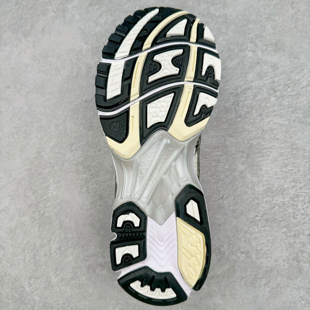 图片[9]-＃FA ASICS GEL-KAYANO 14 亚瑟士K14系列户外复古潮流百搭织物合成革缓震休闲跑步鞋 原装纸板楦头开发 独家私模五层组合大底 原厂定制缓震硅胶加持 原盒原配 官方四联吊牌 原装Ortholite轻量化鞋垫 设计师 Hidenori Yamashita 以「Flash」一词为灵感 创造出未来感金属色鞋面 改造升级内在性能 由内而外全面革新 为 GEL-KAYANO 家族传承及经典跑鞋文化的延续 创下里程碑式作品 K14跑鞋重新诠释了复古的跑步形状 并以其 2000 年代后期的美学理念重新铺装 银色与蓝色的鞋面极为高档 网面铺陈与鞋面、鞋头多处细节位增添了透气性 鞋后跟部中底上以及多密度耐磨鞋底增加了 GEL 缓震胶 提供高抗冲击性、缓冲性、可保护脚部免受地面冲击的影响 穿着舒适性十足 尺码：35.5 36 37 37.5 38 39 39.5 40.5 41.5 42 42.5 43.5 44 45-选品中心