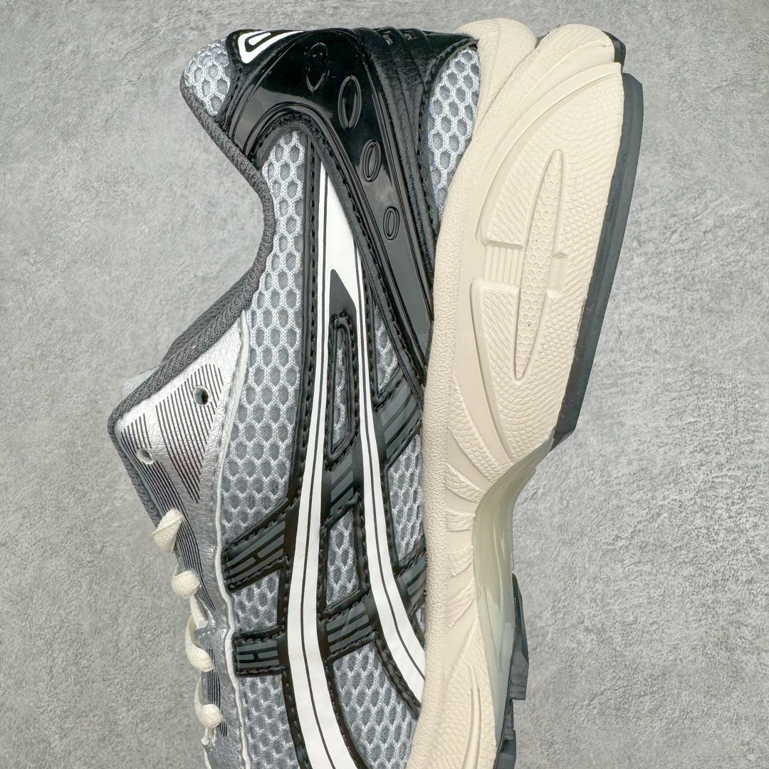 图片[7]-＃FA ASICS GEL-KAYANO 14 亚瑟士K14系列户外复古潮流百搭织物合成革缓震休闲跑步鞋 原装纸板楦头开发 独家私模五层组合大底 原厂定制缓震硅胶加持 原盒原配 官方四联吊牌 原装Ortholite轻量化鞋垫 设计师 Hidenori Yamashita 以「Flash」一词为灵感 创造出未来感金属色鞋面 改造升级内在性能 由内而外全面革新 为 GEL-KAYANO 家族传承及经典跑鞋文化的延续 创下里程碑式作品 K14跑鞋重新诠释了复古的跑步形状 并以其 2000 年代后期的美学理念重新铺装 银色与蓝色的鞋面极为高档 网面铺陈与鞋面、鞋头多处细节位增添了透气性 鞋后跟部中底上以及多密度耐磨鞋底增加了 GEL 缓震胶 提供高抗冲击性、缓冲性、可保护脚部免受地面冲击的影响 穿着舒适性十足 尺码：35.5 36 37 37.5 38 39 39.5 40.5 41.5 42 42.5 43.5 44 45-选品中心