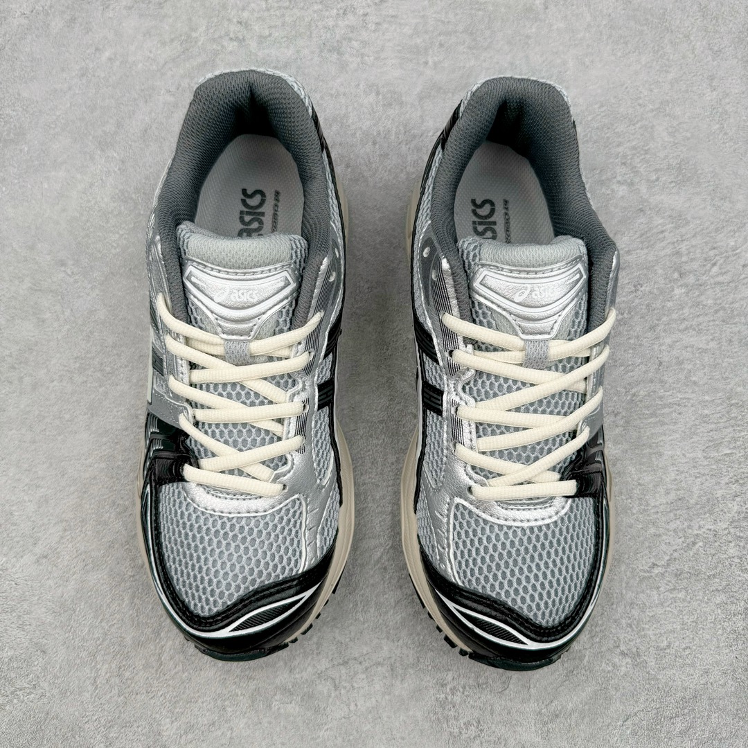 图片[2]-＃FA ASICS GEL-KAYANO 14 亚瑟士K14系列户外复古潮流百搭织物合成革缓震休闲跑步鞋 原装纸板楦头开发 独家私模五层组合大底 原厂定制缓震硅胶加持 原盒原配 官方四联吊牌 原装Ortholite轻量化鞋垫 设计师 Hidenori Yamashita 以「Flash」一词为灵感 创造出未来感金属色鞋面 改造升级内在性能 由内而外全面革新 为 GEL-KAYANO 家族传承及经典跑鞋文化的延续 创下里程碑式作品 K14跑鞋重新诠释了复古的跑步形状 并以其 2000 年代后期的美学理念重新铺装 银色与蓝色的鞋面极为高档 网面铺陈与鞋面、鞋头多处细节位增添了透气性 鞋后跟部中底上以及多密度耐磨鞋底增加了 GEL 缓震胶 提供高抗冲击性、缓冲性、可保护脚部免受地面冲击的影响 穿着舒适性十足 尺码：35.5 36 37 37.5 38 39 39.5 40.5 41.5 42 42.5 43.5 44 45-选品中心