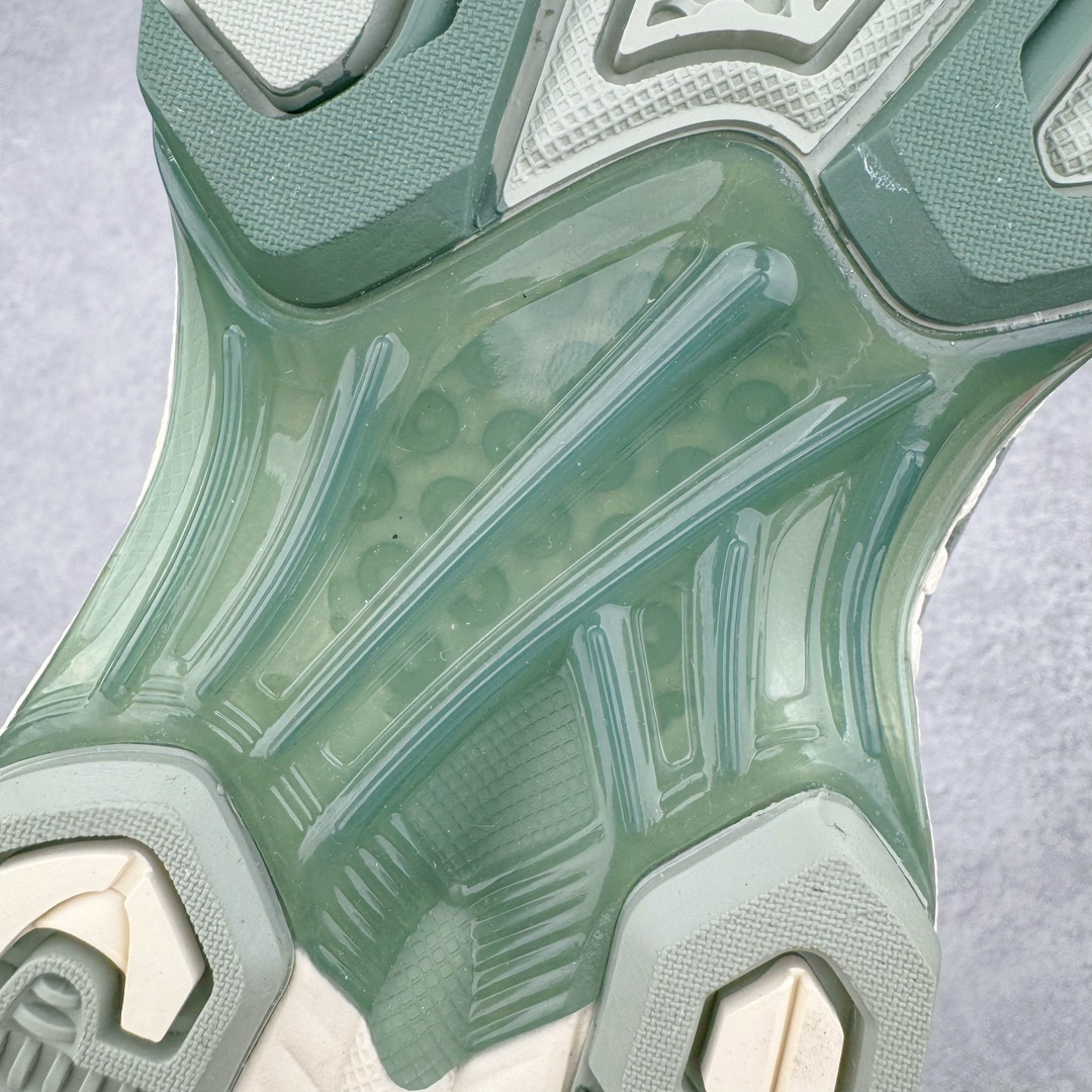 图片[16]-＃FA ASICS GEL-KAYANO 14 亚瑟士K14系列户外复古潮流百搭织物合成革缓震休闲跑步鞋 原装纸板楦头开发 独家私模五层组合大底 原厂定制缓震硅胶加持 原盒原配 官方四联吊牌 原装Ortholite轻量化鞋垫 设计师 Hidenori Yamashita 以「Flash」一词为灵感 创造出未来感金属色鞋面 改造升级内在性能 由内而外全面革新 为 GEL-KAYANO 家族传承及经典跑鞋文化的延续 创下里程碑式作品 K14跑鞋重新诠释了复古的跑步形状 并以其 2000 年代后期的美学理念重新铺装 银色与蓝色的鞋面极为高档 网面铺陈与鞋面、鞋头多处细节位增添了透气性 鞋后跟部中底上以及多密度耐磨鞋底增加了 GEL 缓震胶 提供高抗冲击性、缓冲性、可保护脚部免受地面冲击的影响 穿着舒适性十足 尺码：35.5 36 37 37.5 38 39 39.5 40.5 41.5 42 42.5 43.5 44 45-选品中心