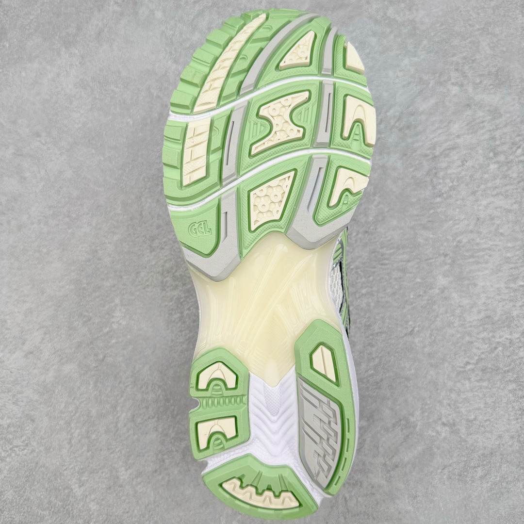 图片[9]-＃FA ASICS GEL-KAYANO 14 亚瑟士K14系列户外复古潮流百搭织物合成革缓震休闲跑步鞋 原装纸板楦头开发 独家私模五层组合大底 原厂定制缓震硅胶加持 原盒原配 官方四联吊牌 原装Ortholite轻量化鞋垫 设计师 Hidenori Yamashita 以「Flash」一词为灵感 创造出未来感金属色鞋面 改造升级内在性能 由内而外全面革新 为 GEL-KAYANO 家族传承及经典跑鞋文化的延续 创下里程碑式作品 K14跑鞋重新诠释了复古的跑步形状 并以其 2000 年代后期的美学理念重新铺装 银色与蓝色的鞋面极为高档 网面铺陈与鞋面、鞋头多处细节位增添了透气性 鞋后跟部中底上以及多密度耐磨鞋底增加了 GEL 缓震胶 提供高抗冲击性、缓冲性、可保护脚部免受地面冲击的影响 穿着舒适性十足 尺码：35.5 36 37 37.5 38 39 39.5 40.5 41.5 42 42.5 43.5 44 45-选品中心