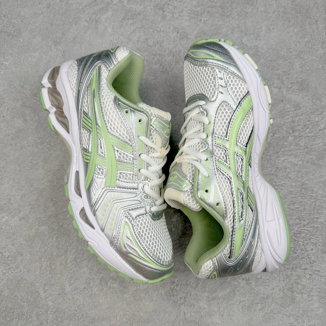 图片[3]-＃FA ASICS GEL-KAYANO 14 亚瑟士K14系列户外复古潮流百搭织物合成革缓震休闲跑步鞋 原装纸板楦头开发 独家私模五层组合大底 原厂定制缓震硅胶加持 原盒原配 官方四联吊牌 原装Ortholite轻量化鞋垫 设计师 Hidenori Yamashita 以「Flash」一词为灵感 创造出未来感金属色鞋面 改造升级内在性能 由内而外全面革新 为 GEL-KAYANO 家族传承及经典跑鞋文化的延续 创下里程碑式作品 K14跑鞋重新诠释了复古的跑步形状 并以其 2000 年代后期的美学理念重新铺装 银色与蓝色的鞋面极为高档 网面铺陈与鞋面、鞋头多处细节位增添了透气性 鞋后跟部中底上以及多密度耐磨鞋底增加了 GEL 缓震胶 提供高抗冲击性、缓冲性、可保护脚部免受地面冲击的影响 穿着舒适性十足 尺码：35.5 36 37 37.5 38 39 39.5 40.5 41.5 42 42.5 43.5 44 45-选品中心
