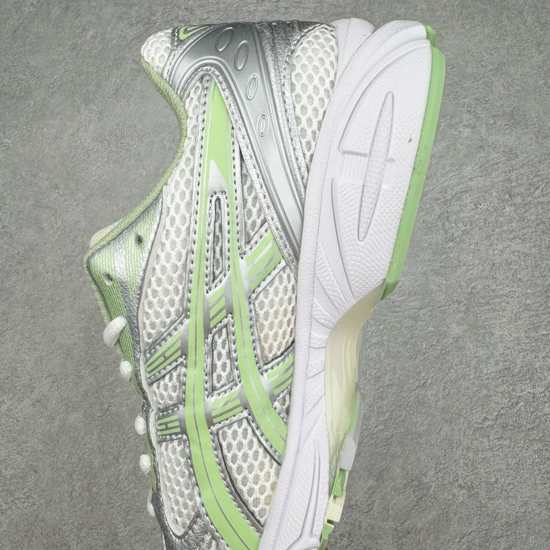 图片[7]-＃FA ASICS GEL-KAYANO 14 亚瑟士K14系列户外复古潮流百搭织物合成革缓震休闲跑步鞋 原装纸板楦头开发 独家私模五层组合大底 原厂定制缓震硅胶加持 原盒原配 官方四联吊牌 原装Ortholite轻量化鞋垫 设计师 Hidenori Yamashita 以「Flash」一词为灵感 创造出未来感金属色鞋面 改造升级内在性能 由内而外全面革新 为 GEL-KAYANO 家族传承及经典跑鞋文化的延续 创下里程碑式作品 K14跑鞋重新诠释了复古的跑步形状 并以其 2000 年代后期的美学理念重新铺装 银色与蓝色的鞋面极为高档 网面铺陈与鞋面、鞋头多处细节位增添了透气性 鞋后跟部中底上以及多密度耐磨鞋底增加了 GEL 缓震胶 提供高抗冲击性、缓冲性、可保护脚部免受地面冲击的影响 穿着舒适性十足 尺码：35.5 36 37 37.5 38 39 39.5 40.5 41.5 42 42.5 43.5 44 45-选品中心
