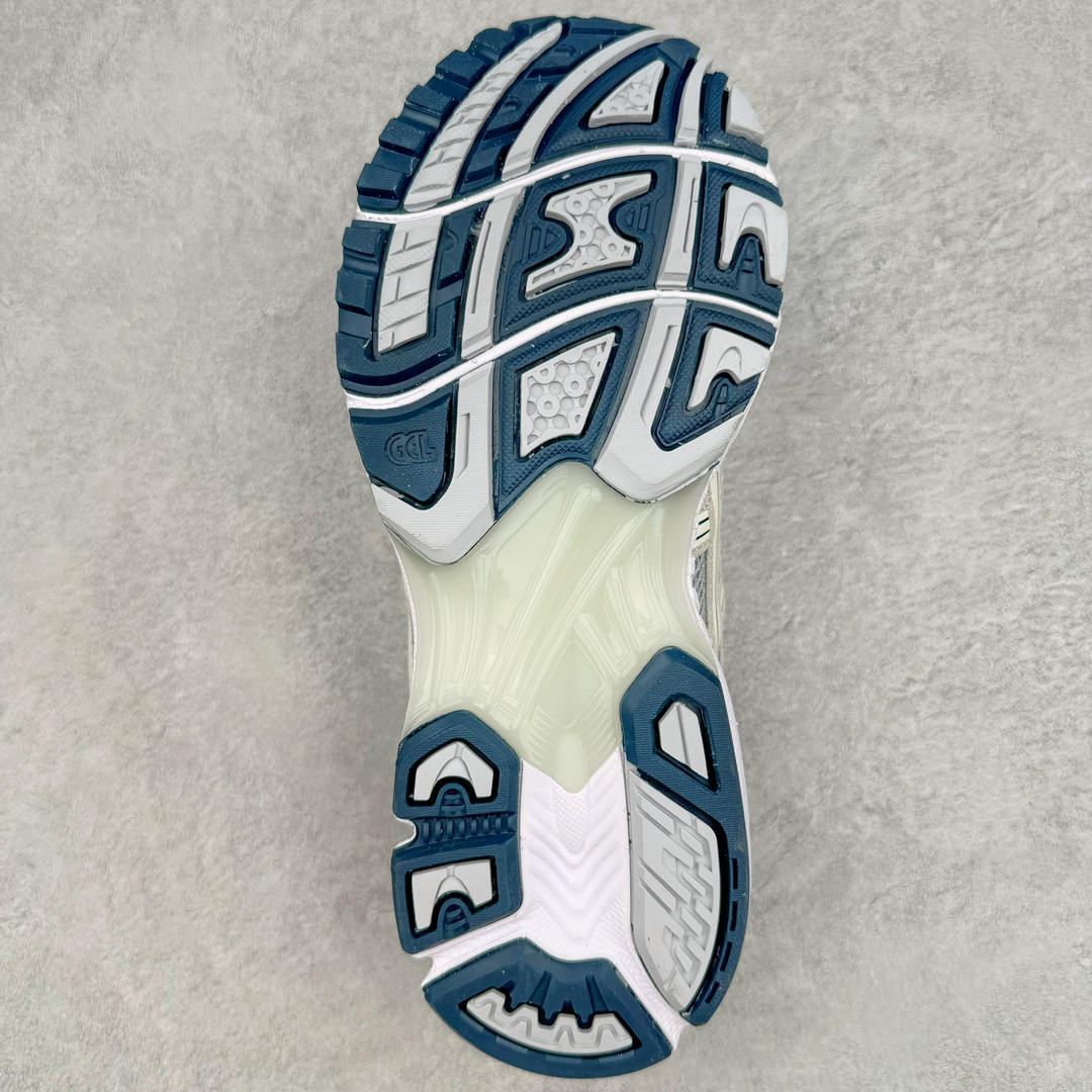图片[9]-＃FA ASICS GEL-KAYANO 14 亚瑟士K14系列户外复古潮流百搭织物合成革缓震休闲跑步鞋 原装纸板楦头开发 独家私模五层组合大底 原厂定制缓震硅胶加持 原盒原配 官方四联吊牌 原装Ortholite轻量化鞋垫 设计师 Hidenori Yamashita 以「Flash」一词为灵感 创造出未来感金属色鞋面 改造升级内在性能 由内而外全面革新 为 GEL-KAYANO 家族传承及经典跑鞋文化的延续 创下里程碑式作品 K14跑鞋重新诠释了复古的跑步形状 并以其 2000 年代后期的美学理念重新铺装 银色与蓝色的鞋面极为高档 网面铺陈与鞋面、鞋头多处细节位增添了透气性 鞋后跟部中底上以及多密度耐磨鞋底增加了 GEL 缓震胶 提供高抗冲击性、缓冲性、可保护脚部免受地面冲击的影响 穿着舒适性十足 尺码：35.5 36 37 37.5 38 39 39.5 40.5 41.5 42 42.5 43.5 44 45-选品中心