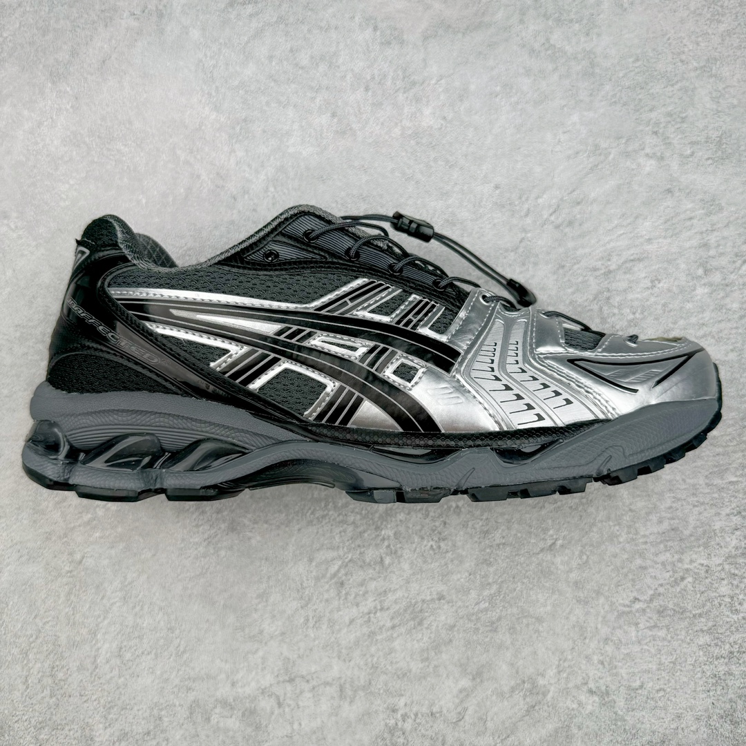 ＃FA ASICS GEL-KAYANO 14 亚瑟士K14系列户外复古潮流百搭织物合成革缓震休闲跑步鞋 原装纸板楦头开发 独家私模五层组合大底 原厂定制缓震硅胶加持 原盒原配 官方四联吊牌 原装Ortholite轻量化鞋垫 设计师 Hidenori Yamashita 以「Flash」一词为灵感 创造出未来感金属色鞋面 改造升级内在性能 由内而外全面革新 为 GEL-KAYANO 家族传承及经典跑鞋文化的延续 创下里程碑式作品 K14跑鞋重新诠释了复古的跑步形状 并以其 2000 年代后期的美学理念重新铺装 银色与蓝色的鞋面极为高档 网面铺陈与鞋面、鞋头多处细节位增添了透气性 鞋后跟部中底上以及多密度耐磨鞋底增加了 GEL 缓震胶 提供高抗冲击性、缓冲性、可保护脚部免受地面冲击的影响 穿着舒适性十足 尺码：35.5 36 37 37.5 38 39 39.5 40.5 41.5 42 42.5 43.5 44 45-选品中心