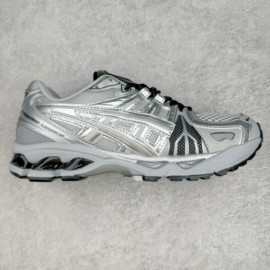 图片[9]-＃FA ASICS GEL-KAYANO 14 亚瑟士K14系列户外复古潮流百搭织物合成革缓震休闲跑步鞋 原装纸板楦头开发 独家私模五层组合大底 原厂定制缓震硅胶加持 原盒原配 官方四联吊牌 原装Ortholite轻量化鞋垫 设计师 Hidenori Yamashita 以「Flash」一词为灵感 创造出未来感金属色鞋面 改造升级内在性能 由内而外全面革新 为 GEL-KAYANO 家族传承及经典跑鞋文化的延续 创下里程碑式作品 K14跑鞋重新诠释了复古的跑步形状 并以其 2000 年代后期的美学理念重新铺装 银色与蓝色的鞋面极为高档 网面铺陈与鞋面、鞋头多处细节位增添了透气性 鞋后跟部中底上以及多密度耐磨鞋底增加了 GEL 缓震胶 提供高抗冲击性、缓冲性、可保护脚部免受地面冲击的影响 穿着舒适性十足 尺码：35.5 36 37 37.5 38 39 39.5 40.5 41.5 42 42.5 43.5 44 45-选品中心
