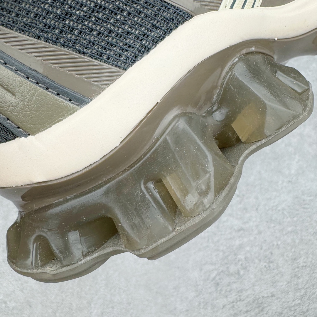 图片[13]-＃FA ASICS Gel-Quantum Kinetic 亚瑟士量子动能系列轻量全掌硅胶缓震休闲运动跑步鞋 ASICS以其独特匠心与科技魅力持续在运动鞋领域掀起新风尚今春二月GEL-Quantum Kinetic系列再度破茧而出携两款全新配色震撼回归倾力演绎运动潮流的无限可能 凝聚了卓越的科技创新与深厚的设计底蕴搭载先进的GEL缓震科技将每一次冲击力转化为平稳推进的动力为你提供前所未有的舒适体验与卓越的缓震保护性能 巧妙融合时尚元素与运动美学无论在街头还是赛道诠释不同情感与态度彰显独一无二的时尚运动风格尺码：36 37 37.5 38 39 39.5 40 40.5 41.5 42 42.5 43.5 44 44.5 45-选品中心