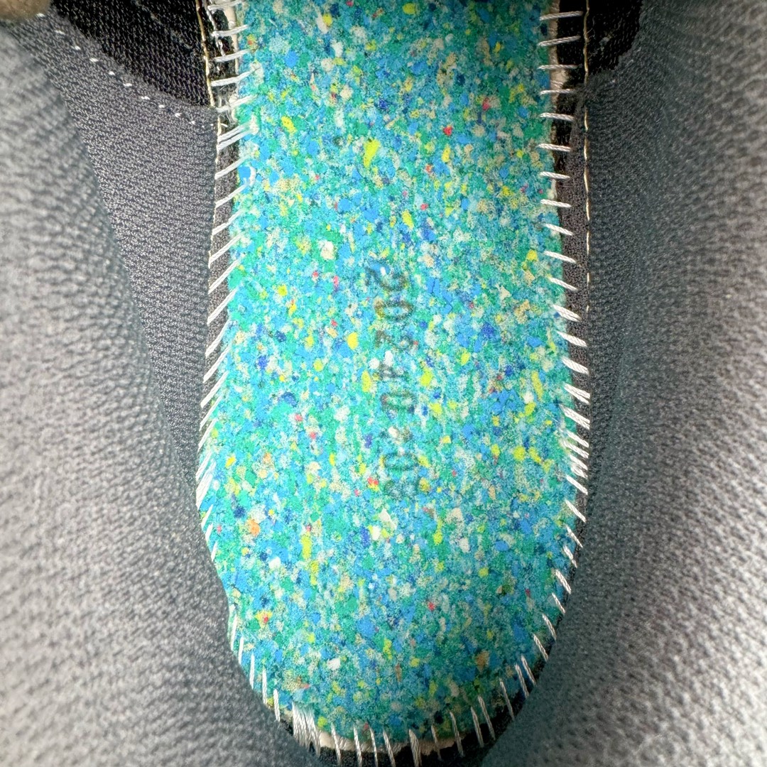 图片[17]-＃FA ASICS Gel-Quantum Kinetic 亚瑟士量子动能系列轻量全掌硅胶缓震休闲运动跑步鞋 ASICS以其独特匠心与科技魅力持续在运动鞋领域掀起新风尚今春二月GEL-Quantum Kinetic系列再度破茧而出携两款全新配色震撼回归倾力演绎运动潮流的无限可能 凝聚了卓越的科技创新与深厚的设计底蕴搭载先进的GEL缓震科技将每一次冲击力转化为平稳推进的动力为你提供前所未有的舒适体验与卓越的缓震保护性能 巧妙融合时尚元素与运动美学无论在街头还是赛道诠释不同情感与态度彰显独一无二的时尚运动风格尺码：36 37 37.5 38 39 39.5 40 40.5 41.5 42 42.5 43.5 44 44.5 45-选品中心