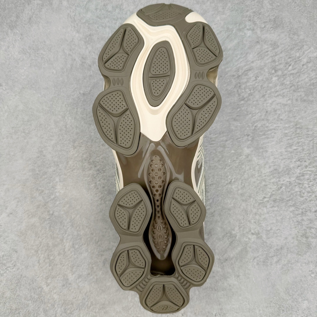 图片[9]-＃FA ASICS Gel-Quantum Kinetic 亚瑟士量子动能系列轻量全掌硅胶缓震休闲运动跑步鞋 ASICS以其独特匠心与科技魅力持续在运动鞋领域掀起新风尚今春二月GEL-Quantum Kinetic系列再度破茧而出携两款全新配色震撼回归倾力演绎运动潮流的无限可能 凝聚了卓越的科技创新与深厚的设计底蕴搭载先进的GEL缓震科技将每一次冲击力转化为平稳推进的动力为你提供前所未有的舒适体验与卓越的缓震保护性能 巧妙融合时尚元素与运动美学无论在街头还是赛道诠释不同情感与态度彰显独一无二的时尚运动风格尺码：36 37 37.5 38 39 39.5 40 40.5 41.5 42 42.5 43.5 44 44.5 45-选品中心