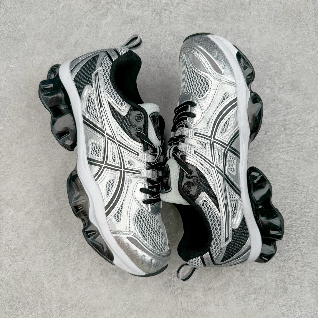 图片[3]-＃FA ASICS Gel-Quantum Kinetic 亚瑟士量子动能系列轻量全掌硅胶缓震休闲运动跑步鞋 ASICS以其独特匠心与科技魅力持续在运动鞋领域掀起新风尚今春二月GEL-Quantum Kinetic系列再度破茧而出携两款全新配色震撼回归倾力演绎运动潮流的无限可能 凝聚了卓越的科技创新与深厚的设计底蕴搭载先进的GEL缓震科技将每一次冲击力转化为平稳推进的动力为你提供前所未有的舒适体验与卓越的缓震保护性能 巧妙融合时尚元素与运动美学无论在街头还是赛道诠释不同情感与态度彰显独一无二的时尚运动风格尺码：36 37 37.5 38 39 39.5 40 40.5 41.5 42 42.5 43.5 44 44.5 45-选品中心