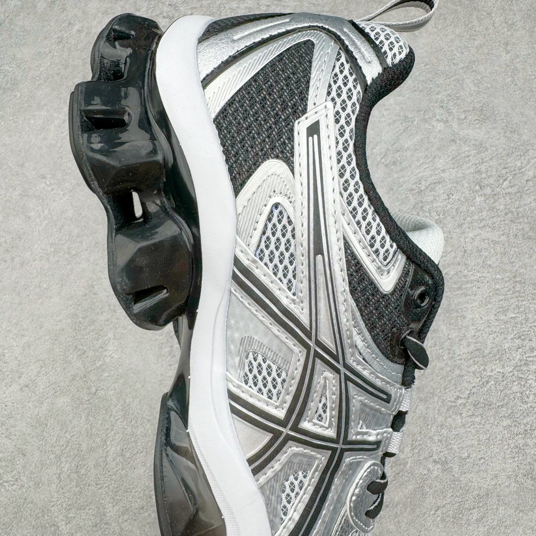 图片[6]-＃FA ASICS Gel-Quantum Kinetic 亚瑟士量子动能系列轻量全掌硅胶缓震休闲运动跑步鞋 ASICS以其独特匠心与科技魅力持续在运动鞋领域掀起新风尚今春二月GEL-Quantum Kinetic系列再度破茧而出携两款全新配色震撼回归倾力演绎运动潮流的无限可能 凝聚了卓越的科技创新与深厚的设计底蕴搭载先进的GEL缓震科技将每一次冲击力转化为平稳推进的动力为你提供前所未有的舒适体验与卓越的缓震保护性能 巧妙融合时尚元素与运动美学无论在街头还是赛道诠释不同情感与态度彰显独一无二的时尚运动风格尺码：36 37 37.5 38 39 39.5 40 40.5 41.5 42 42.5 43.5 44 44.5 45-选品中心