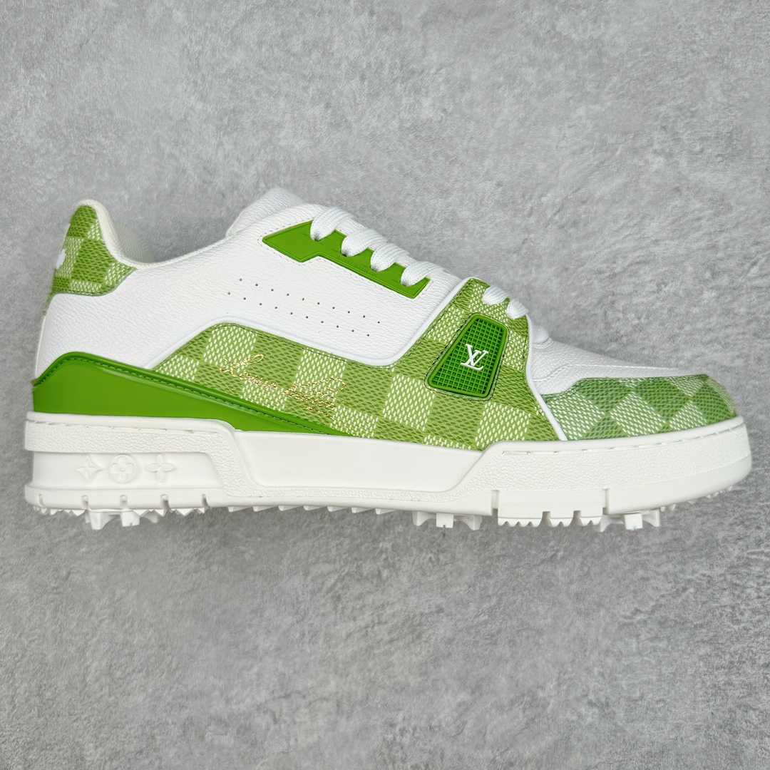 ＃GD广顶 Louis Vuitton Trainer lv路易威登时装走秀运动时尚板鞋 外贸零售特供批次 2023全新纸板数据 印花高频效果碾压市面 市售天花板产物 耗时半年巨作 全套原厂新版原纸板楦头开发 原厂特供皮料加持 市场所有版本中综合最强的货品 GD实力大厂出品 全网最全配色更新最快 最成熟的做工稳定的品控 完美鞋型超高的清洁度 零毛边线头瑕疵 全套原楦原纸版原鞋开模 全网最具灵魂的版型 正确原装黄色鞋盒 正确中底印花 鞋面印花3D高频深度立体 全鞋电脑针车 紧密相连 针距密度一致 环保乳胶注塑鞋垫 厚度脚感还原原版 皮面裁剪部位 统一油边封口工艺 原装橡胶大底含胶量大底组合零偏差 专柜全套包装 防尘袋 说明书 质保卡 男女鞋 尺码：35 36 37 38 39 40 41 42 43 44 45-选品中心