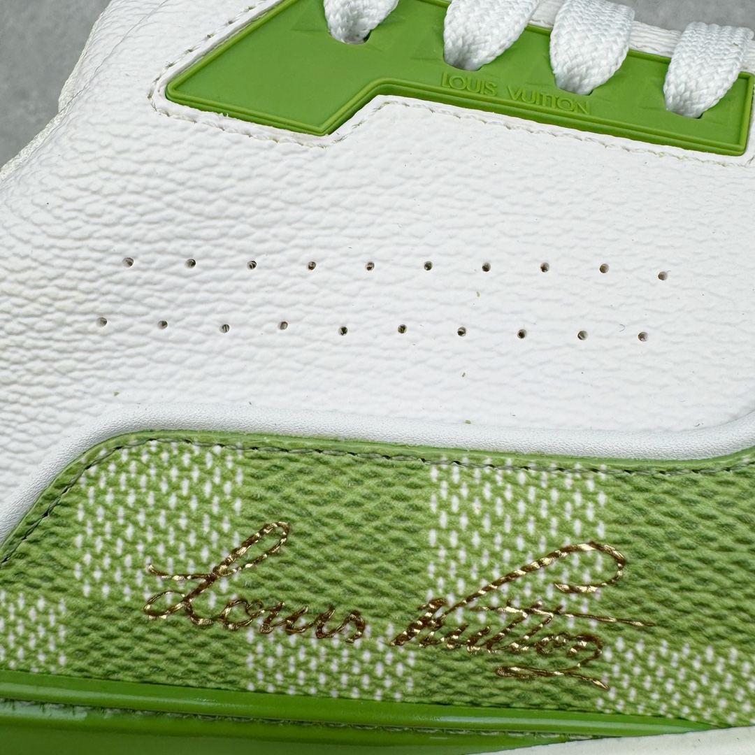 图片[13]-＃GD广顶 Louis Vuitton Trainer lv路易威登时装走秀运动时尚板鞋 外贸零售特供批次 2023全新纸板数据 印花高频效果碾压市面 市售天花板产物 耗时半年巨作 全套原厂新版原纸板楦头开发 原厂特供皮料加持 市场所有版本中综合最强的货品 GD实力大厂出品 全网最全配色更新最快 最成熟的做工稳定的品控 完美鞋型超高的清洁度 零毛边线头瑕疵 全套原楦原纸版原鞋开模 全网最具灵魂的版型 正确原装黄色鞋盒 正确中底印花 鞋面印花3D高频深度立体 全鞋电脑针车 紧密相连 针距密度一致 环保乳胶注塑鞋垫 厚度脚感还原原版 皮面裁剪部位 统一油边封口工艺 原装橡胶大底含胶量大底组合零偏差 专柜全套包装 防尘袋 说明书 质保卡 男女鞋 尺码：35 36 37 38 39 40 41 42 43 44 45-选品中心