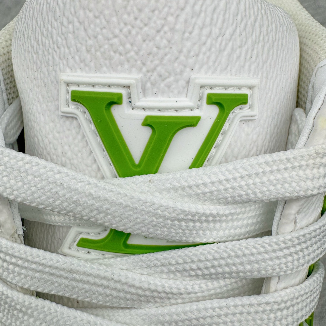 图片[17]-＃GD广顶 Louis Vuitton Trainer lv路易威登时装走秀运动时尚板鞋 外贸零售特供批次 2023全新纸板数据 印花高频效果碾压市面 市售天花板产物 耗时半年巨作 全套原厂新版原纸板楦头开发 原厂特供皮料加持 市场所有版本中综合最强的货品 GD实力大厂出品 全网最全配色更新最快 最成熟的做工稳定的品控 完美鞋型超高的清洁度 零毛边线头瑕疵 全套原楦原纸版原鞋开模 全网最具灵魂的版型 正确原装黄色鞋盒 正确中底印花 鞋面印花3D高频深度立体 全鞋电脑针车 紧密相连 针距密度一致 环保乳胶注塑鞋垫 厚度脚感还原原版 皮面裁剪部位 统一油边封口工艺 原装橡胶大底含胶量大底组合零偏差 专柜全套包装 防尘袋 说明书 质保卡 男女鞋 尺码：35 36 37 38 39 40 41 42 43 44 45-选品中心