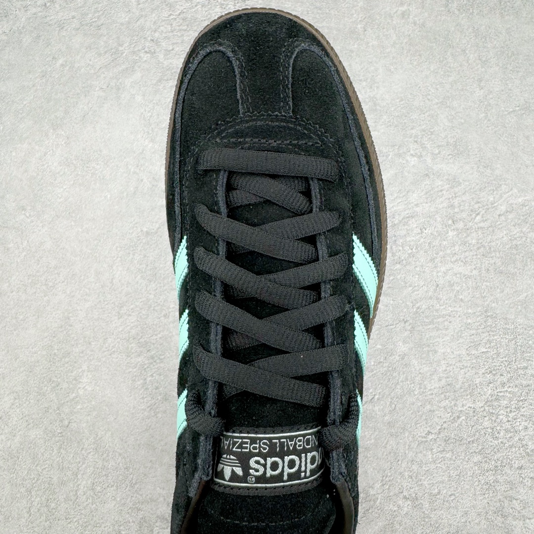 图片[4]-＃S2纯原 AD Originals Handball SPZL 手球运动员系列百搭休闲运动板鞋 黑绿 IH7491 口碑大厂出品 品控大底版型不断改良更新 原厂皮料 原装过验内外标加持 全套原纸板楦头开发 确保原汁原味 完美呈现桑巴版型 一比一鞋头弧度高度鞋身弧度 数据细节工艺流程均保持一致 这款来自阿迪达斯的这款HANDBALL SPZL前身是一双手球运动鞋 这一次拿来复刻 所以鞋面的主要色彩选用了黑色 鞋面外侧除了Spezial字母之外还有三叶草标志 Handball SPZL作为复古手球训练鞋与作为室内足球鞋的Samba有着异曲同工之处 但是质感更为出众的鞋身以及丰富的配色选择比起Samba来讲可以说是更胜一筹了 尺码：36 36⅔ 37⅓ 38 38⅔ 39⅓ 40 40⅔ 41⅓ 42 42⅔ 43⅓ 44 45-选品中心