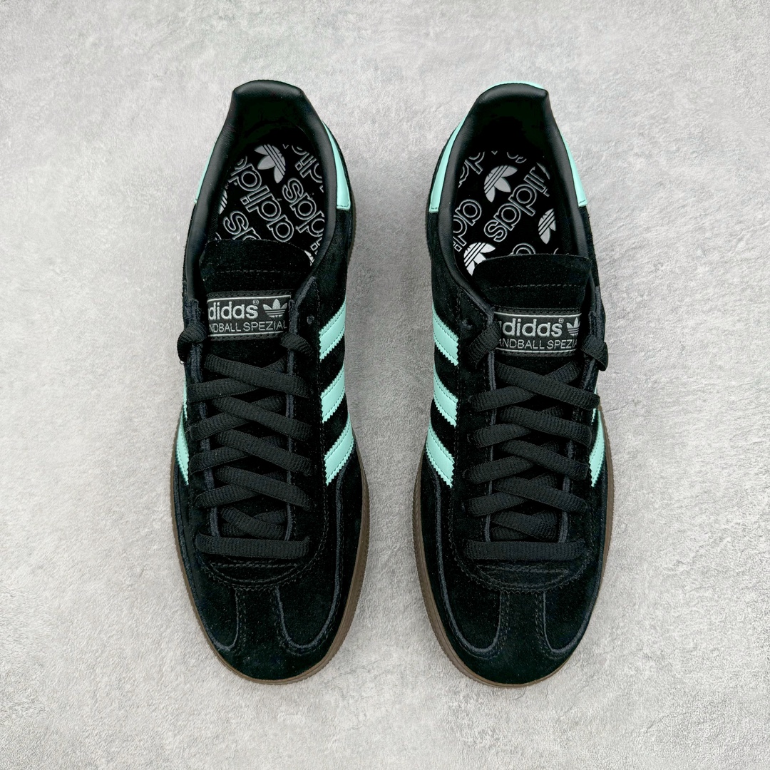 图片[2]-＃S2纯原 AD Originals Handball SPZL 手球运动员系列百搭休闲运动板鞋 黑绿 IH7491 口碑大厂出品 品控大底版型不断改良更新 原厂皮料 原装过验内外标加持 全套原纸板楦头开发 确保原汁原味 完美呈现桑巴版型 一比一鞋头弧度高度鞋身弧度 数据细节工艺流程均保持一致 这款来自阿迪达斯的这款HANDBALL SPZL前身是一双手球运动鞋 这一次拿来复刻 所以鞋面的主要色彩选用了黑色 鞋面外侧除了Spezial字母之外还有三叶草标志 Handball SPZL作为复古手球训练鞋与作为室内足球鞋的Samba有着异曲同工之处 但是质感更为出众的鞋身以及丰富的配色选择比起Samba来讲可以说是更胜一筹了 尺码：36 36⅔ 37⅓ 38 38⅔ 39⅓ 40 40⅔ 41⅓ 42 42⅔ 43⅓ 44 45-选品中心