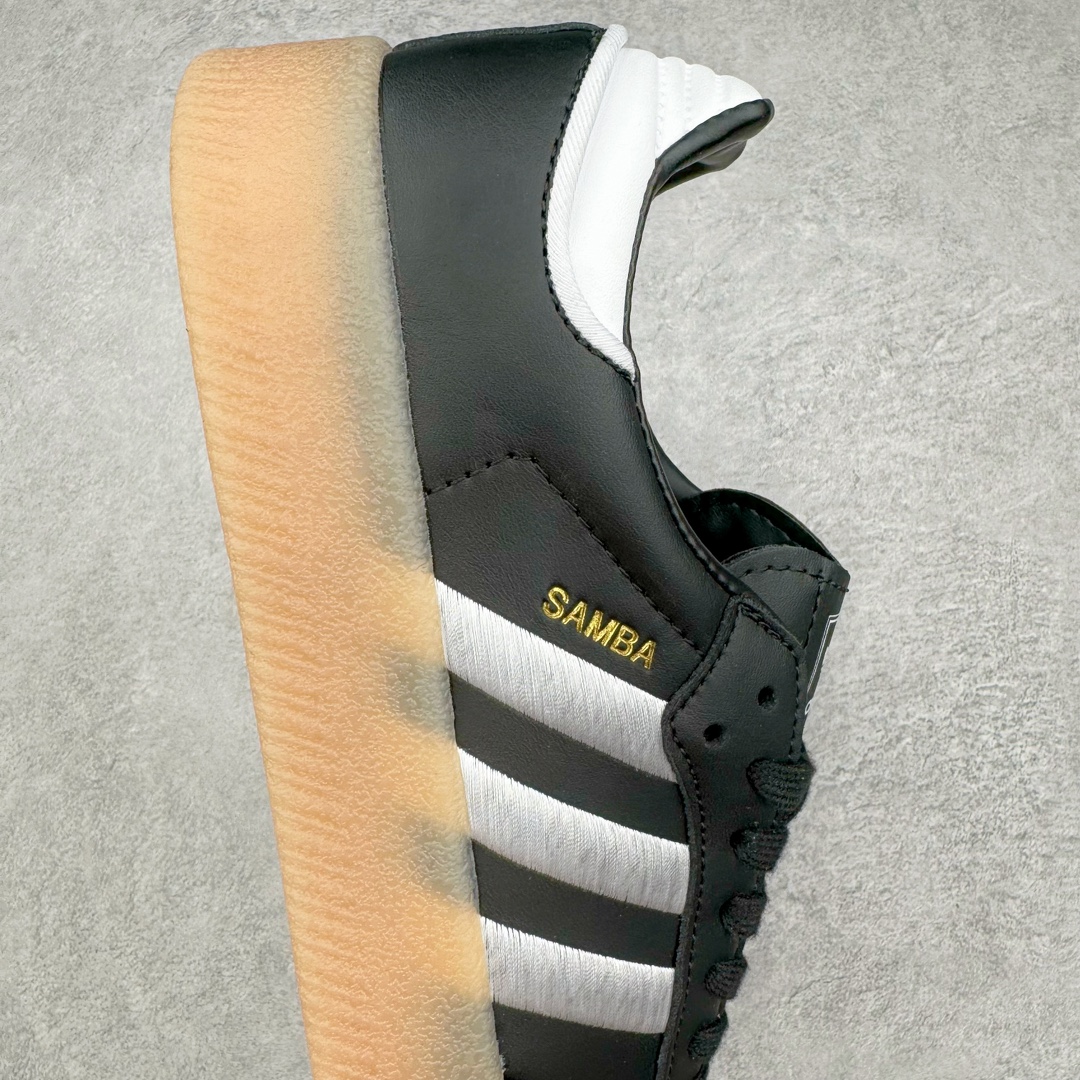 图片[6]-AD Samba XLG 桑巴舞加大厚底版系列德训风百搭松糕休闲运动板鞋生胶底 IH7491 自Originals Samba成功借势Blokecore风潮一跃成为街头巷尾的焦点鞋款后,不论是围绕Samba本身打造的各式「变种版本」,还是以Samba为蓝本打造联名鞋款,都成为了时尚潮流人士日常穿搭首选。Samba XLG是adidas Originals不断扩展XLG系列的一部分,旨在与年轻文化相契合,迎合那些希望通过个性时尚表达自我而不愿牺牲舒适度的年轻群体。街头时尚领域的Gen Z特别偏爱宽松的穿着风格。Samba XLG针对这一点做了创新。它在延续Samba OG经典设计的基础上,迎合年轻群体的穿着习惯,重塑为宽大的鞋身比例轮廓以及加厚中底,让消费者轻松展示自己独特的风格。全新的Samba XLG系列不仅迎合了当下年轻群体的穿搭习惯,加宽了鞋身比例以及将中底进一步增厚,在视觉比例上更加饱满,同时还保留了经典Samba的细节,这样一来,鞋迷朋友在穿搭上不仅能更加个性化,而且还能延续一定的复古感受。尺码：36 36⅔ 37⅓ 38 38⅔ 39⅓ 40 40⅔ 41⅓ 42 42⅔ 43⅓ 44 45-选品中心