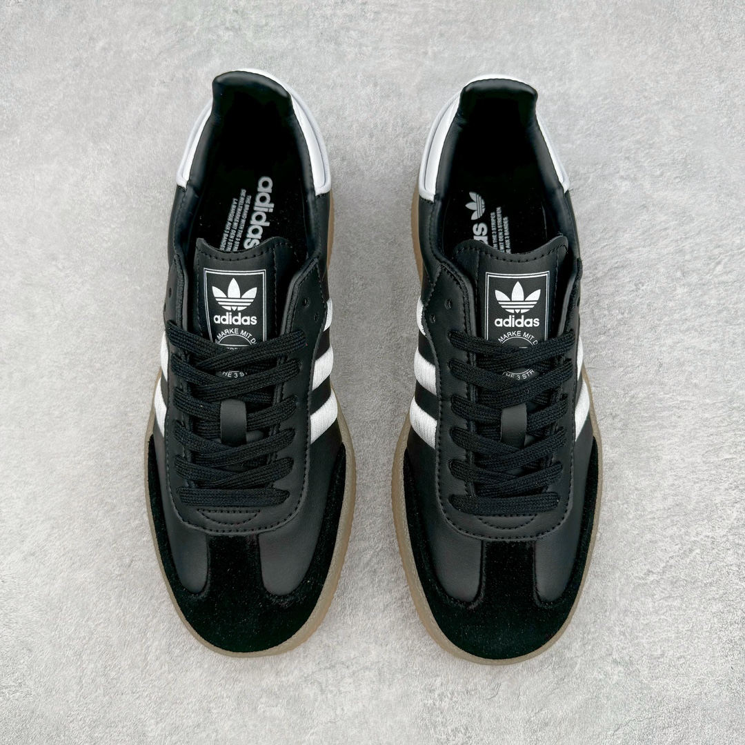 图片[2]-AD Samba XLG 桑巴舞加大厚底版系列德训风百搭松糕休闲运动板鞋生胶底 IH7491 自Originals Samba成功借势Blokecore风潮一跃成为街头巷尾的焦点鞋款后,不论是围绕Samba本身打造的各式「变种版本」,还是以Samba为蓝本打造联名鞋款,都成为了时尚潮流人士日常穿搭首选。Samba XLG是adidas Originals不断扩展XLG系列的一部分,旨在与年轻文化相契合,迎合那些希望通过个性时尚表达自我而不愿牺牲舒适度的年轻群体。街头时尚领域的Gen Z特别偏爱宽松的穿着风格。Samba XLG针对这一点做了创新。它在延续Samba OG经典设计的基础上,迎合年轻群体的穿着习惯,重塑为宽大的鞋身比例轮廓以及加厚中底,让消费者轻松展示自己独特的风格。全新的Samba XLG系列不仅迎合了当下年轻群体的穿搭习惯,加宽了鞋身比例以及将中底进一步增厚,在视觉比例上更加饱满,同时还保留了经典Samba的细节,这样一来,鞋迷朋友在穿搭上不仅能更加个性化,而且还能延续一定的复古感受。尺码：36 36⅔ 37⅓ 38 38⅔ 39⅓ 40 40⅔ 41⅓ 42 42⅔ 43⅓ 44 45-选品中心