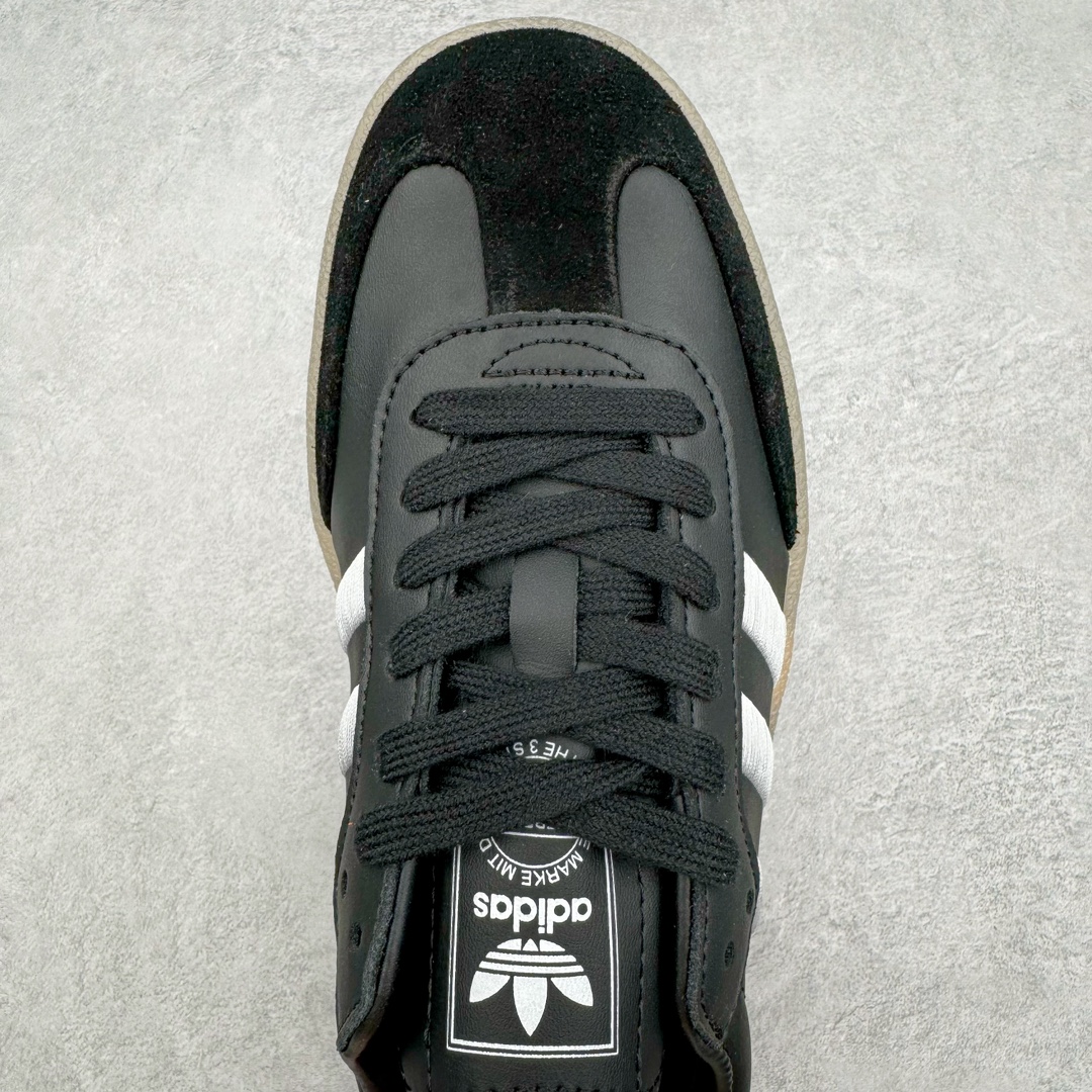 图片[4]-AD Samba XLG 桑巴舞加大厚底版系列德训风百搭松糕休闲运动板鞋生胶底 IH7491 自Originals Samba成功借势Blokecore风潮一跃成为街头巷尾的焦点鞋款后,不论是围绕Samba本身打造的各式「变种版本」,还是以Samba为蓝本打造联名鞋款,都成为了时尚潮流人士日常穿搭首选。Samba XLG是adidas Originals不断扩展XLG系列的一部分,旨在与年轻文化相契合,迎合那些希望通过个性时尚表达自我而不愿牺牲舒适度的年轻群体。街头时尚领域的Gen Z特别偏爱宽松的穿着风格。Samba XLG针对这一点做了创新。它在延续Samba OG经典设计的基础上,迎合年轻群体的穿着习惯,重塑为宽大的鞋身比例轮廓以及加厚中底,让消费者轻松展示自己独特的风格。全新的Samba XLG系列不仅迎合了当下年轻群体的穿搭习惯,加宽了鞋身比例以及将中底进一步增厚,在视觉比例上更加饱满,同时还保留了经典Samba的细节,这样一来,鞋迷朋友在穿搭上不仅能更加个性化,而且还能延续一定的复古感受。尺码：36 36⅔ 37⅓ 38 38⅔ 39⅓ 40 40⅔ 41⅓ 42 42⅔ 43⅓ 44 45-选品中心