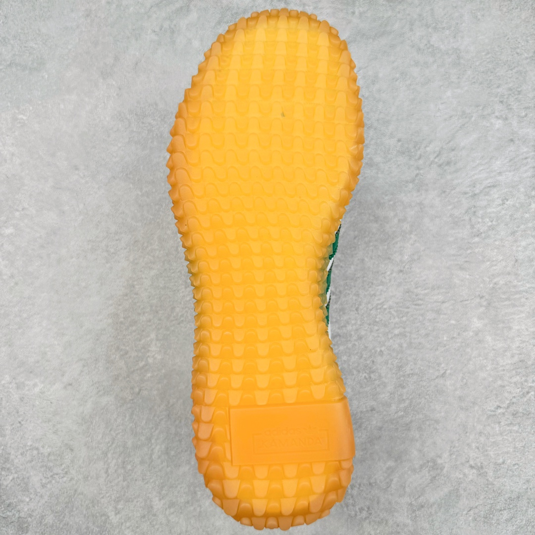 图片[9]-＃纯原 AD Originals Country x Kamanda卡曼达混合系列章鱼卷底复古锯齿休闲运动训练慢跑鞋 货号：G26797 今年推出的全新鞋型 Kamanda，由于其夸张独特的外底，被玩家们称为“鱿鱼卷”，关注度一直颇高。将经典跑鞋 Country 的鞋面移植到 Kamanda 外底上 鞋面使用轻薄的尼龙布搭配皮革打造，以白色搭配绿色点缀，无论用料质感还是配色都极具复古气息。外底为 Kamanda 标志性的上翻设计，造型前卫，与复古风鞋面形成鲜明反差。尺码：36 36.5 37.5 38 38.5 39 40 40.5 41 42 42.5 43 44 44.5 45-选品中心