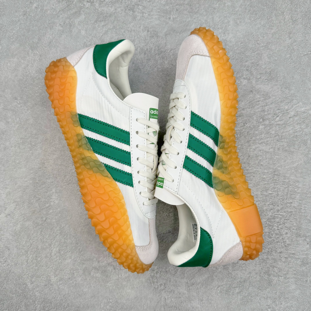 图片[3]-＃纯原 AD Originals Country x Kamanda卡曼达混合系列章鱼卷底复古锯齿休闲运动训练慢跑鞋 货号：G26797 今年推出的全新鞋型 Kamanda，由于其夸张独特的外底，被玩家们称为“鱿鱼卷”，关注度一直颇高。将经典跑鞋 Country 的鞋面移植到 Kamanda 外底上 鞋面使用轻薄的尼龙布搭配皮革打造，以白色搭配绿色点缀，无论用料质感还是配色都极具复古气息。外底为 Kamanda 标志性的上翻设计，造型前卫，与复古风鞋面形成鲜明反差。尺码：36 36.5 37.5 38 38.5 39 40 40.5 41 42 42.5 43 44 44.5 45-选品中心