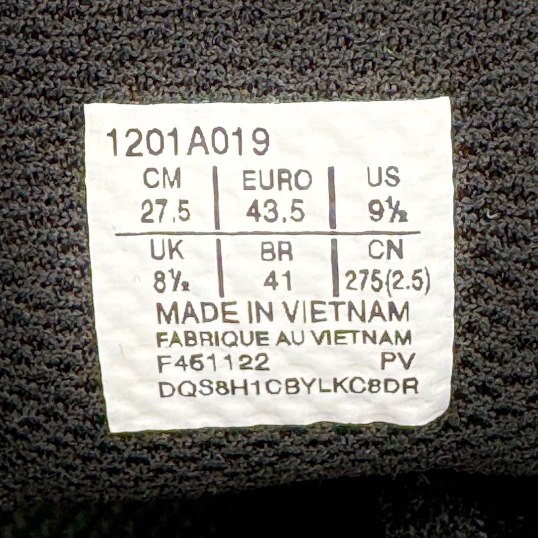 图片[11]-＃FA ASICS GEL-KAYANO 14 亚瑟士K14系列户外复古潮流百搭织物合成革缓震休闲跑步鞋 原装纸板楦头开发 独家私模五层组合大底 原厂定制缓震硅胶加持 原盒原配 官方四联吊牌 原装Ortholite轻量化鞋垫 设计师 Hidenori Yamashita 以「Flash」一词为灵感 创造出未来感金属色鞋面 改造升级内在性能 由内而外全面革新 为 GEL-KAYANO 家族传承及经典跑鞋文化的延续 创下里程碑式作品 K14跑鞋重新诠释了复古的跑步形状 并以其 2000 年代后期的美学理念重新铺装 银色与蓝色的鞋面极为高档 网面铺陈与鞋面、鞋头多处细节位增添了透气性 鞋后跟部中底上以及多密度耐磨鞋底增加了 GEL 缓震胶 提供高抗冲击性、缓冲性、可保护脚部免受地面冲击的影响 穿着舒适性十足 尺码：35.5 36 37 37.5 38 39 39.5 40.5 41.5 42 42.5 43.5 44 45-选品中心