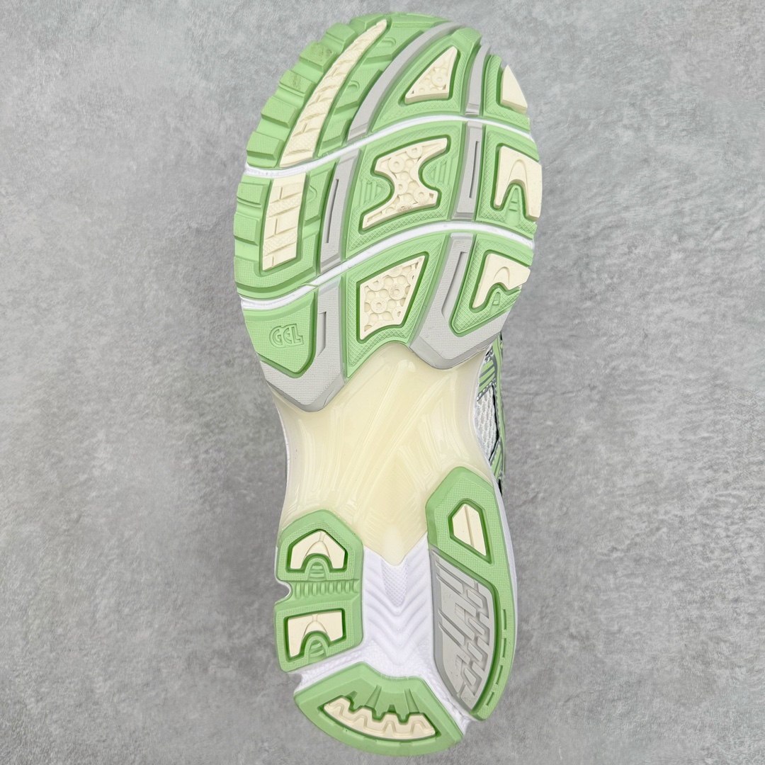 图片[9]-＃FA ASICS GEL-KAYANO 14 亚瑟士K14系列户外复古潮流百搭织物合成革缓震休闲跑步鞋 原装纸板楦头开发 独家私模五层组合大底 原厂定制缓震硅胶加持 原盒原配 官方四联吊牌 原装Ortholite轻量化鞋垫 设计师 Hidenori Yamashita 以「Flash」一词为灵感 创造出未来感金属色鞋面 改造升级内在性能 由内而外全面革新 为 GEL-KAYANO 家族传承及经典跑鞋文化的延续 创下里程碑式作品 K14跑鞋重新诠释了复古的跑步形状 并以其 2000 年代后期的美学理念重新铺装 银色与蓝色的鞋面极为高档 网面铺陈与鞋面、鞋头多处细节位增添了透气性 鞋后跟部中底上以及多密度耐磨鞋底增加了 GEL 缓震胶 提供高抗冲击性、缓冲性、可保护脚部免受地面冲击的影响 穿着舒适性十足 尺码：35.5 36 37 37.5 38 39 39.5 40.5 41.5 42 42.5 43.5 44 45-选品中心