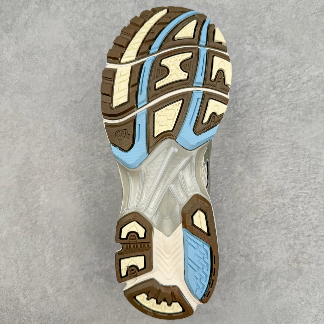 图片[9]-＃FA ASICS GEL-KAYANO 14 亚瑟士K14系列户外复古潮流百搭织物合成革缓震休闲跑步鞋 原装纸板楦头开发 独家私模五层组合大底 原厂定制缓震硅胶加持 原盒原配 官方四联吊牌 原装Ortholite轻量化鞋垫 设计师 Hidenori Yamashita 以「Flash」一词为灵感 创造出未来感金属色鞋面 改造升级内在性能 由内而外全面革新 为 GEL-KAYANO 家族传承及经典跑鞋文化的延续 创下里程碑式作品 K14跑鞋重新诠释了复古的跑步形状 并以其 2000 年代后期的美学理念重新铺装 银色与蓝色的鞋面极为高档 网面铺陈与鞋面、鞋头多处细节位增添了透气性 鞋后跟部中底上以及多密度耐磨鞋底增加了 GEL 缓震胶 提供高抗冲击性、缓冲性、可保护脚部免受地面冲击的影响 穿着舒适性十足 尺码：35.5 36 37 37.5 38 39 39.5 40.5 41.5 42 42.5 43.5 44 45-选品中心