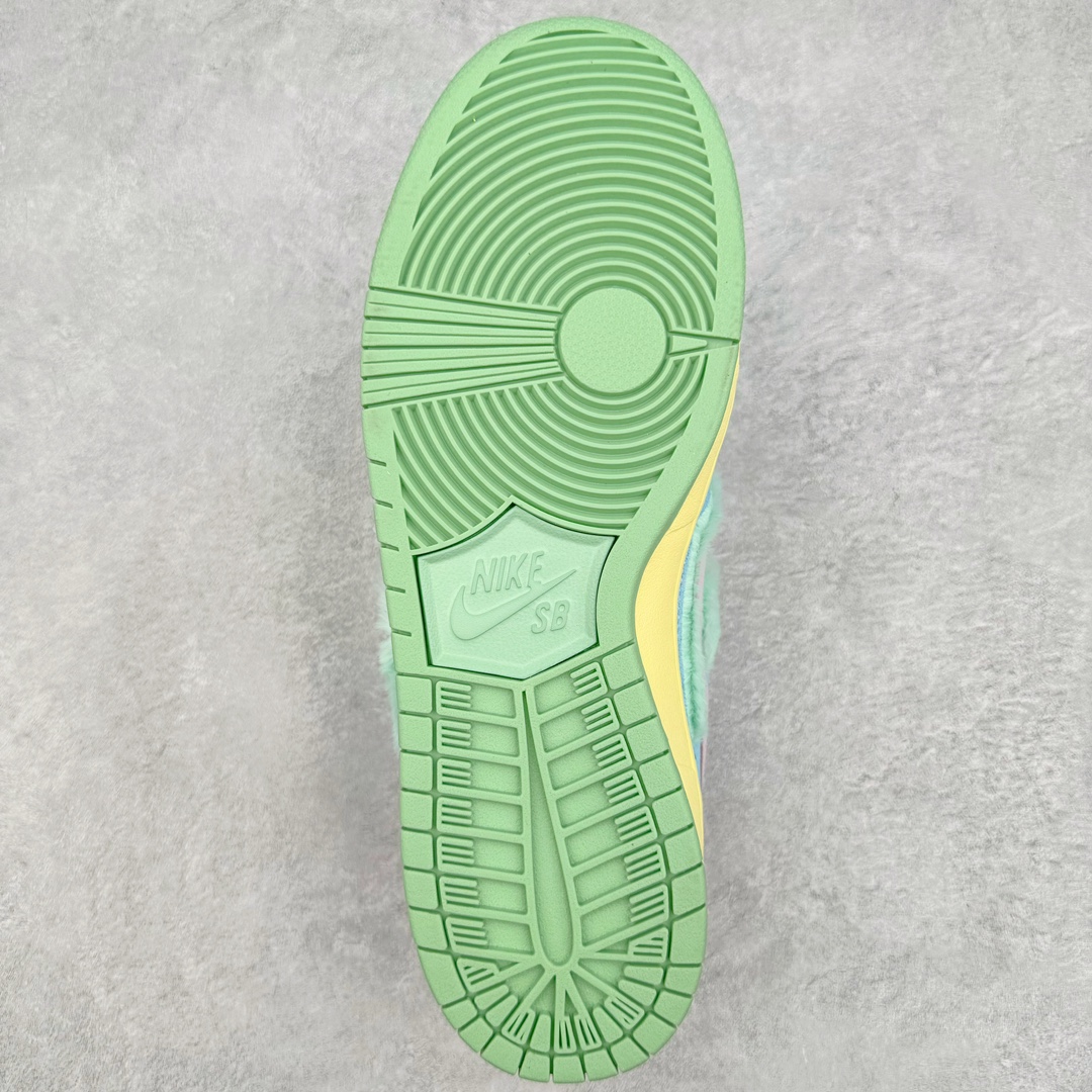 图片[9]-＃S2纯原 Verdy x NK SB Dunk Low “Visty” 联名 绒毛怪 蓝绿粉 货号：FN6040-400 独家原厂航空铝磨具打磨大底 鞋头坡度极致还原 原盒原配 圈内天花板工艺 原厂冲刀 超高清洁度 全鞋零毛边皮料切割 全套原楦原模倾力打造完美版型 采用原厂百宏鞋带以及原厂百宏织唛舌标 内标可供原厂几率过验 原厂中底布黄色点胶 原厂中底布拉帮走线遵循公司‼️尺码：36 36.5 37.5 38 38.5 39 40 40.5 41 42 42.5 43 44 44.5 45 46 47.5-选品中心