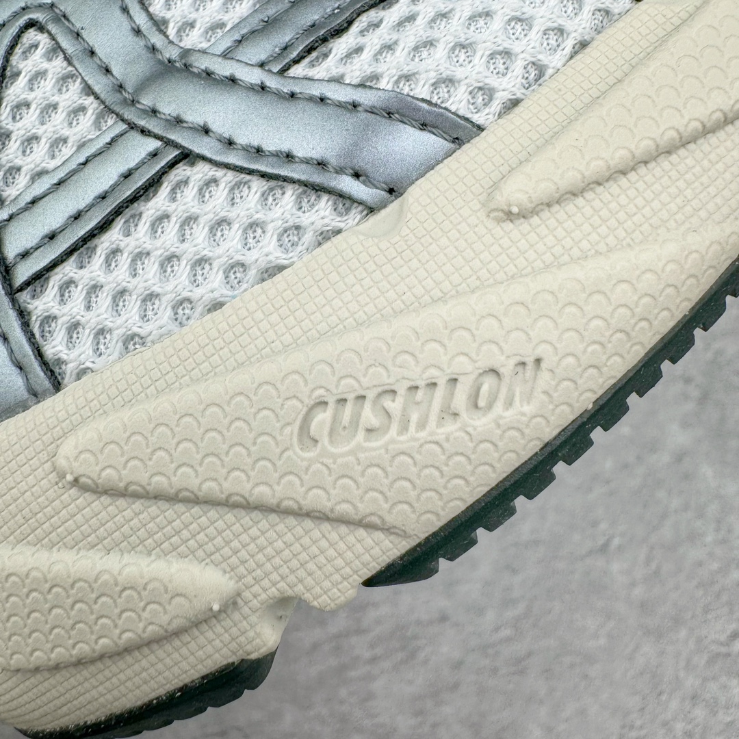 图片[19]-＃HP纯原 NK V2K Runtekk 减震防滑低帮 复古老爹鞋跑步鞋 FD0736-003 鞋款被命名为 Runtekk 设计上借鉴了 2000 年的跑鞋风格 配色上以金属银为主调 简练又有复古运动气质 材质上使用大面积网眼、皮革、TPU 组成 支撑和透气性肯定不错 中底处由 Cushlon 泡绵打造 保证在压马路时可以提供优秀脚感 并通过一手做旧氧化效果突出复古感 中底造型很容易让大家联想到巴黎世家3XL 增高效果同样不能忽视 尺码：35.5 36 36.5 37.5 38 38.5 39 40 40.5 41 42 42.5 43 44 44.5 45 46-选品中心