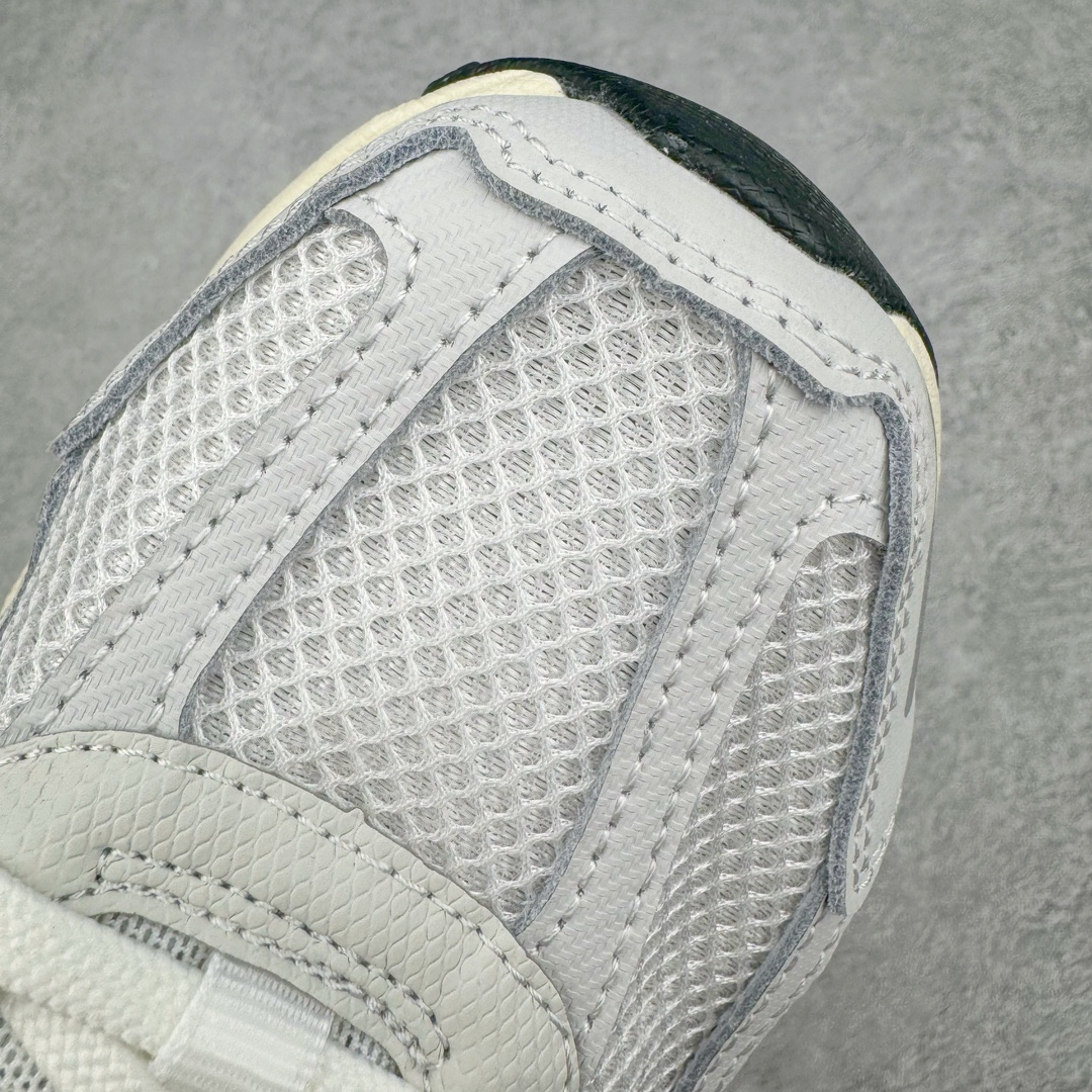 图片[16]-＃HP纯原 NK Air Zoom Vomero 5 经典复古潮流运动跑鞋 HF0731-007 原装纸板楦头开发 独家私模八层组合大底 市场唯一正确版本 进口三文治网面 融蕴繁复设计风范和丰富层次感 缔造运动鞋佳选 助你轻松型出范 开辟独属于自己的路 鞋款采用多层设计 融入织物与合成材质 塑就本季出众鞋款 合成材质与织物组合鞋面 经久耐穿 后跟网眼拼接和透气孔设计 轻盈透气Zoom Air缓震配置提供出色回弹缓震性能 实现快速离地的出众脚感 巧糅科技感和低调设计 为鞋款注入反光细节 令你迈步间尽显闪耀魅力 结合中性色调 让你驾驭不同穿搭 打造非凡造型 尺码：36 36.5 37.5 38 38.5 39 40 40.5 41 42 42.5 43 44 44.5 45 46-选品中心