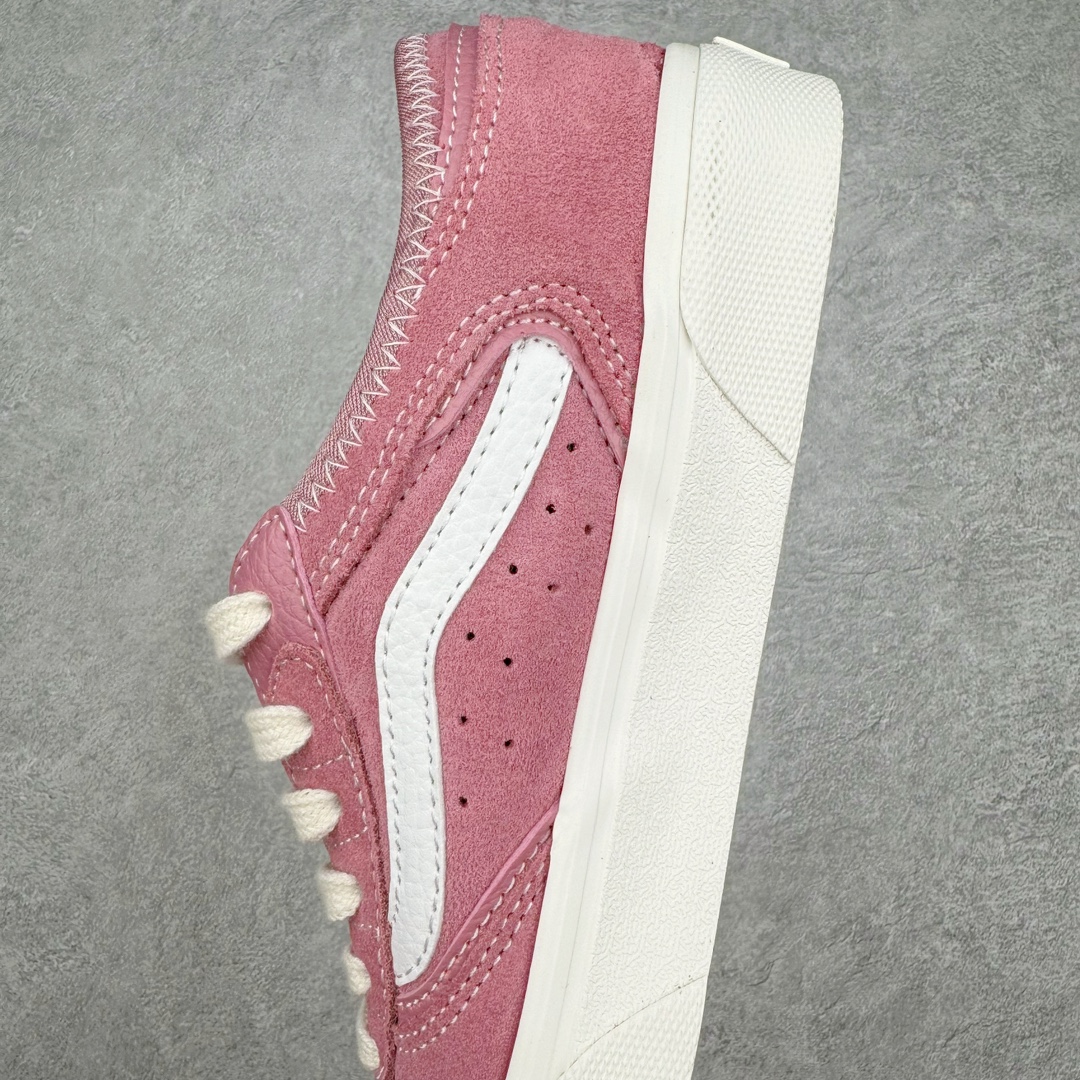 图片[7]-Vans Rowley Classics 粉色 范斯官方 经典复古休闲滑板鞋 复古鞋型搭配全麂皮鞋身做工扎实 鞋两侧标志性Vans条纹Sidestripe 后跟压印数字“66/99”分表代表Vans品牌成立于1966和Rowley Pro诞生于1999 细节满满 货号：VN0009QJBO9 尺码：35 36 36.5 37 38 38.5 39 40 40.5 41 42 42.5 43 44-选品中心