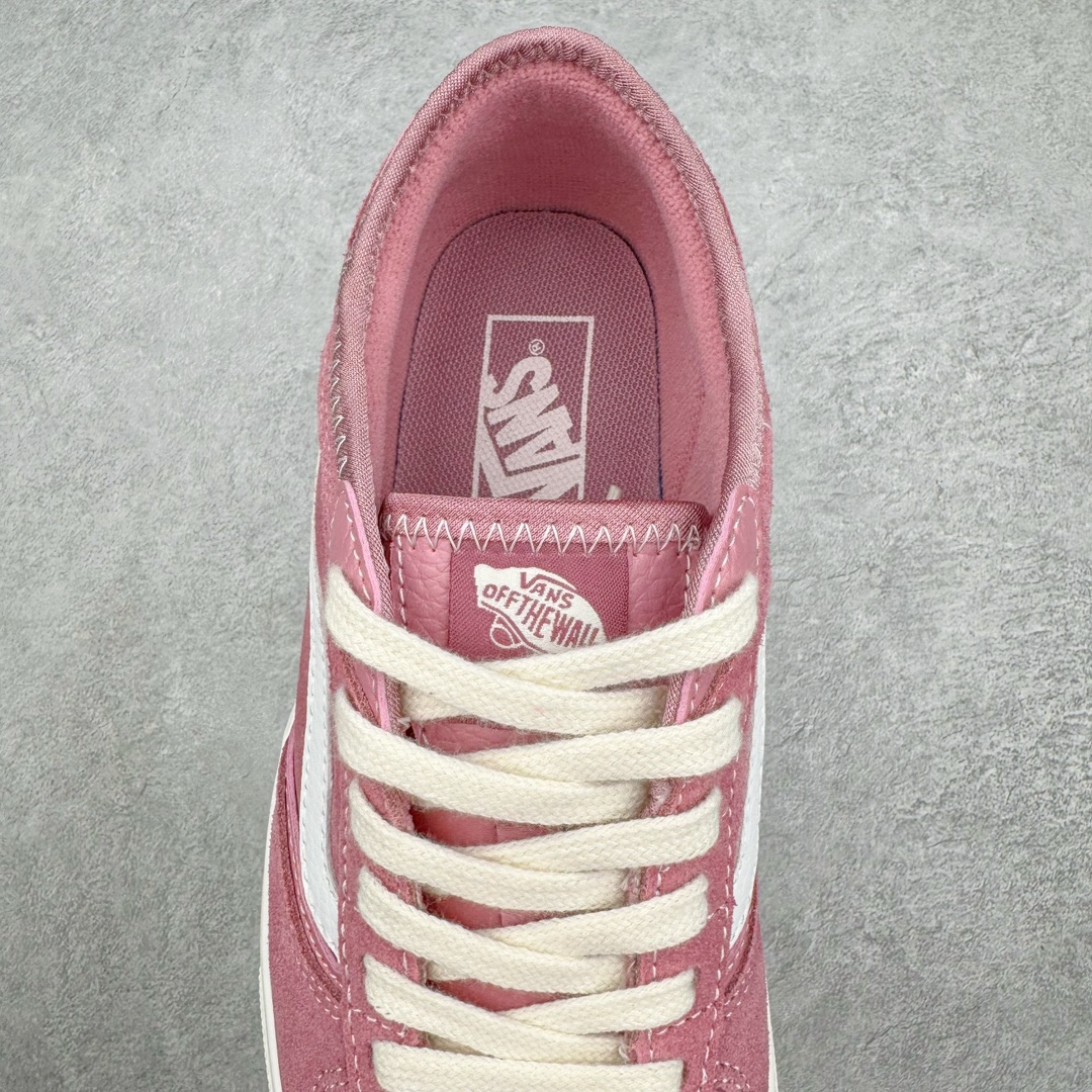 图片[5]-Vans Rowley Classics 粉色 范斯官方 经典复古休闲滑板鞋 复古鞋型搭配全麂皮鞋身做工扎实 鞋两侧标志性Vans条纹Sidestripe 后跟压印数字“66/99”分表代表Vans品牌成立于1966和Rowley Pro诞生于1999 细节满满 货号：VN0009QJBO9 尺码：35 36 36.5 37 38 38.5 39 40 40.5 41 42 42.5 43 44-选品中心